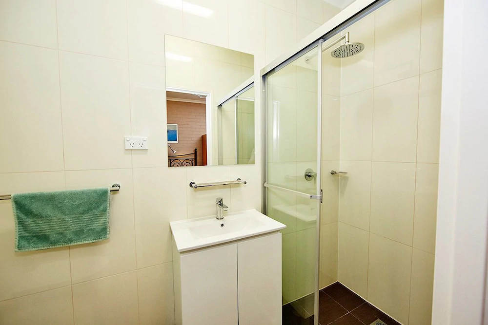 Summer House Backpackers Newtown