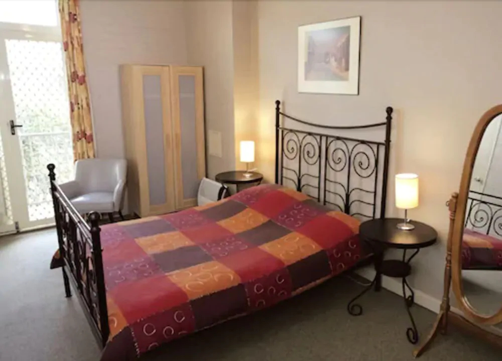 Summer House Backpackers Newtown