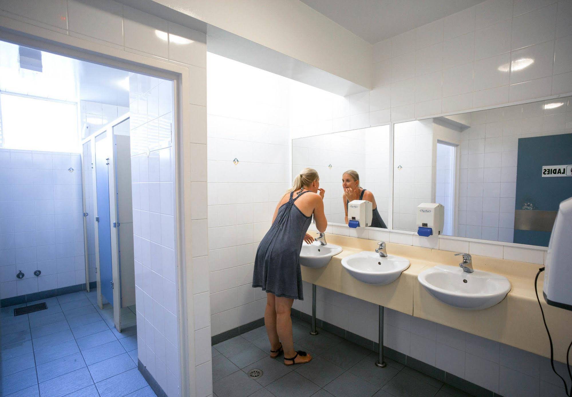 Bondi Beachouse YHA Hostel