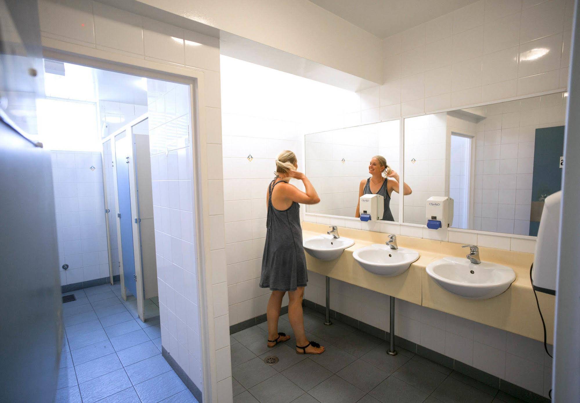 Bondi Beachouse YHA Hostel