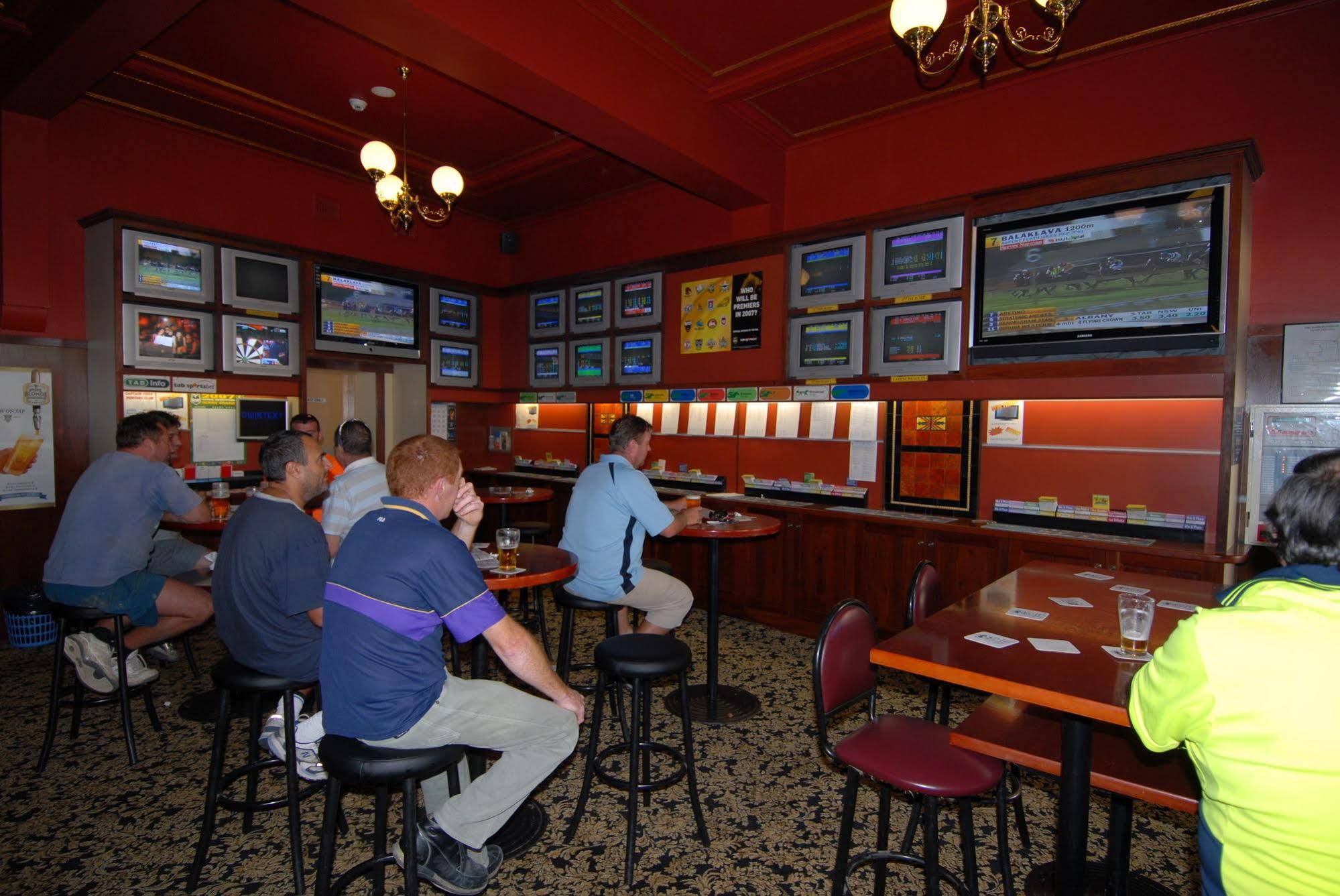 Captain Cook Hotel Botany