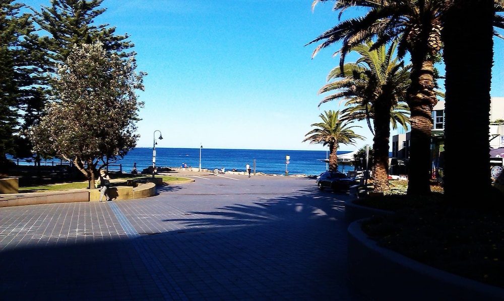 Cronulla Beach Backpackers