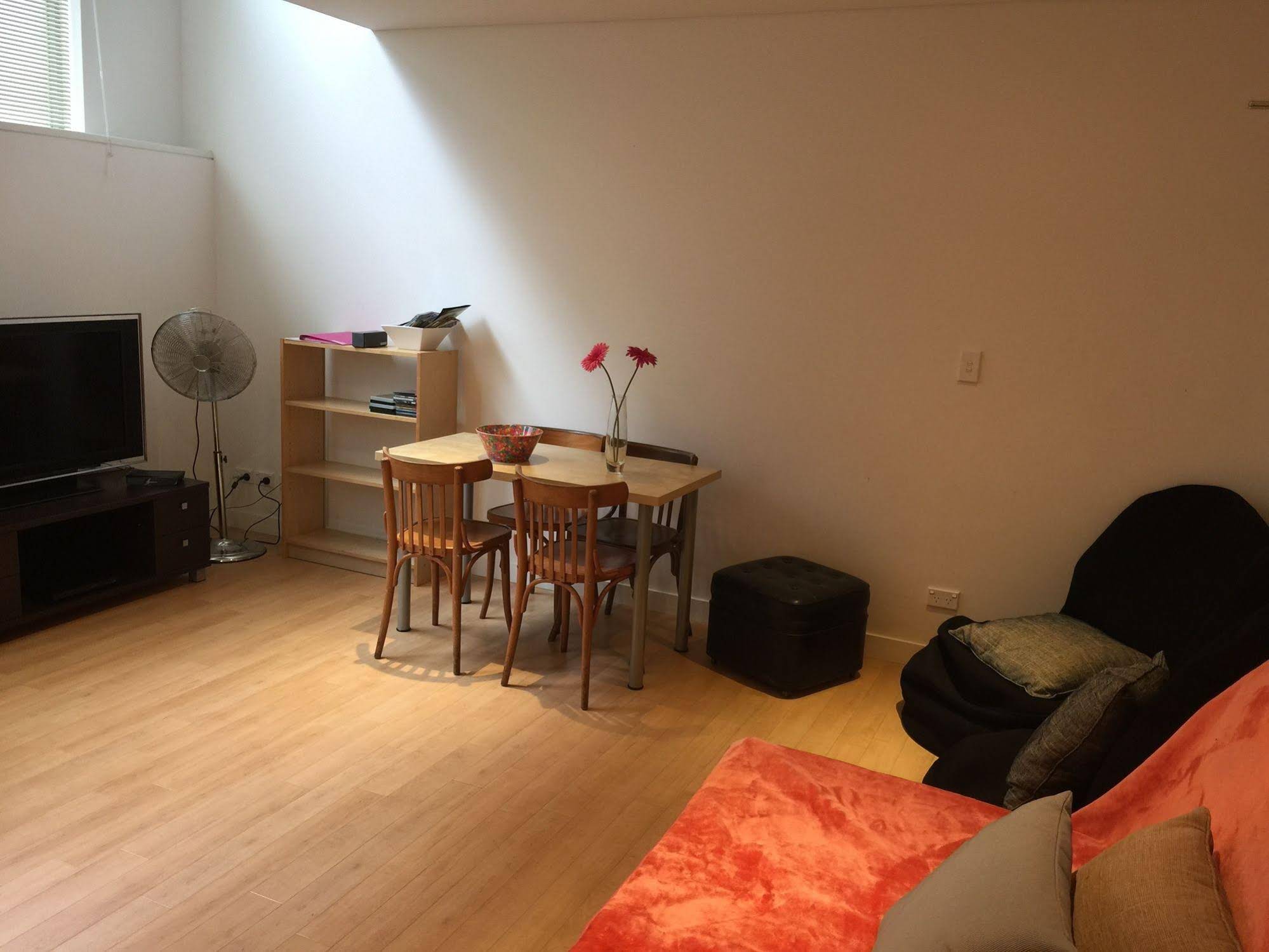 Darling Harbour Apartment