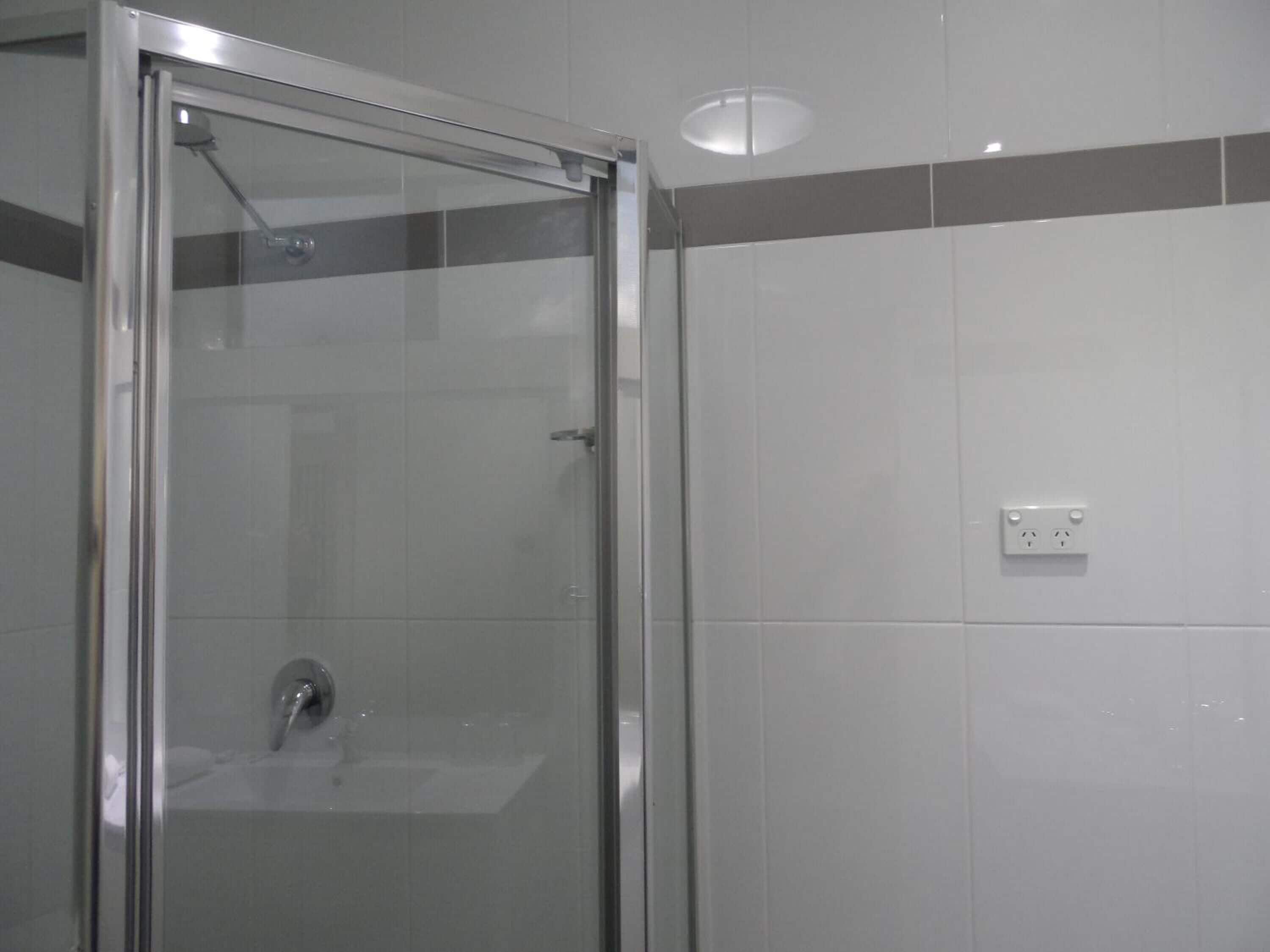 Liberty Plains Motor Inn