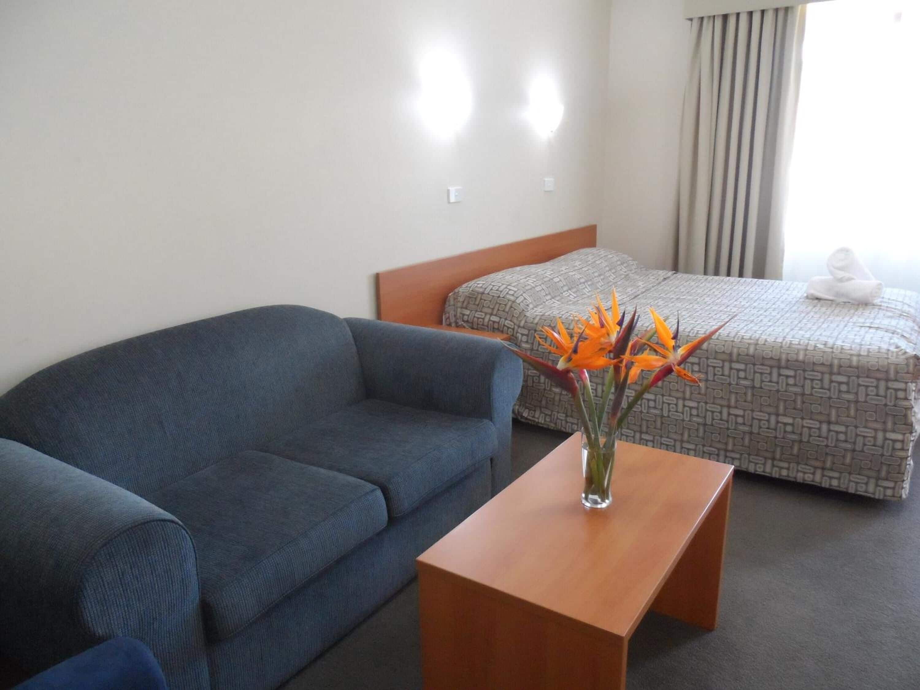 Liberty Plains Motor Inn