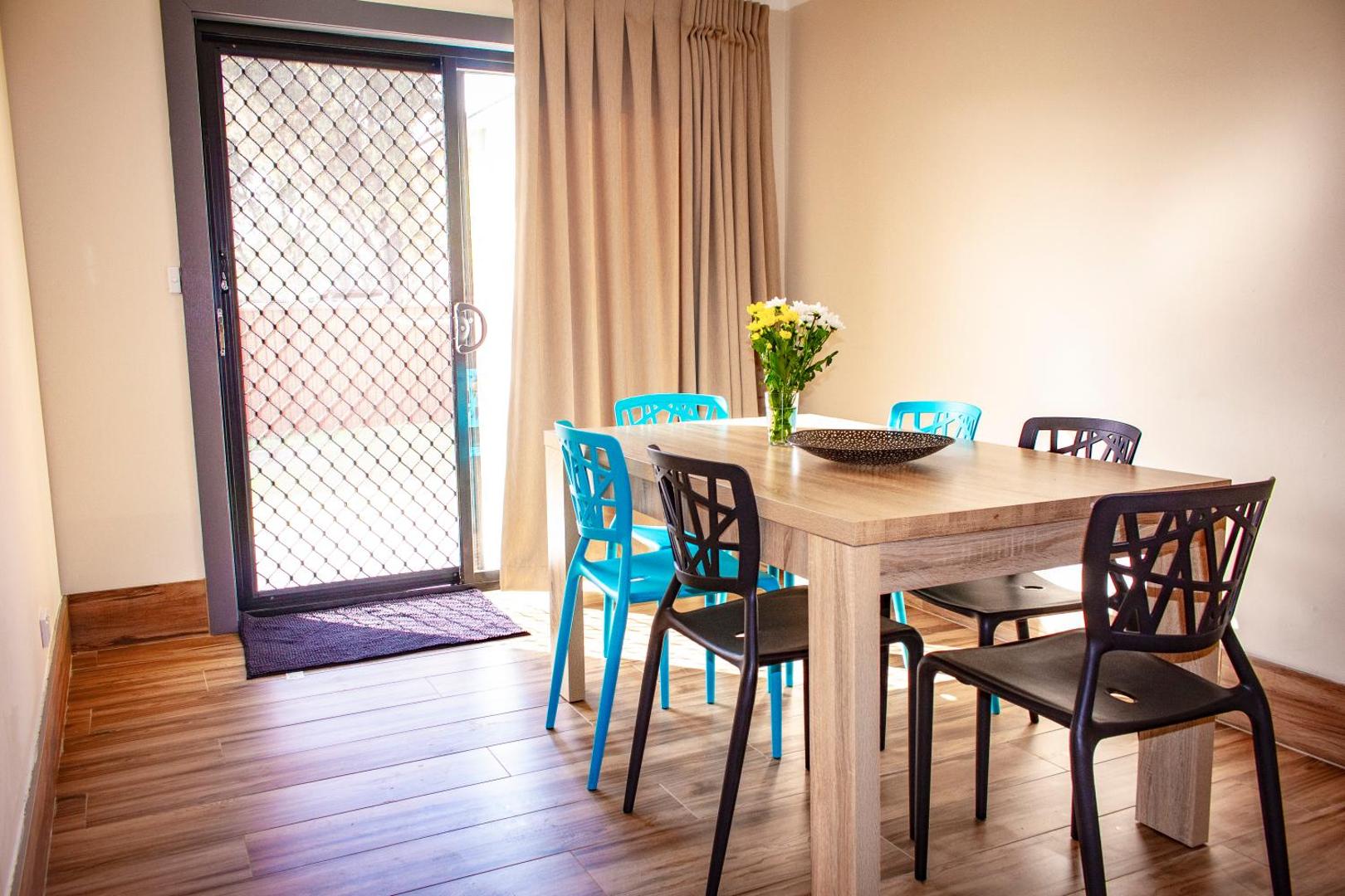 Liberty Plains Motor Inn