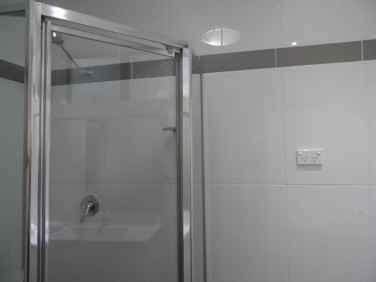 Liberty Plains Motor Inn