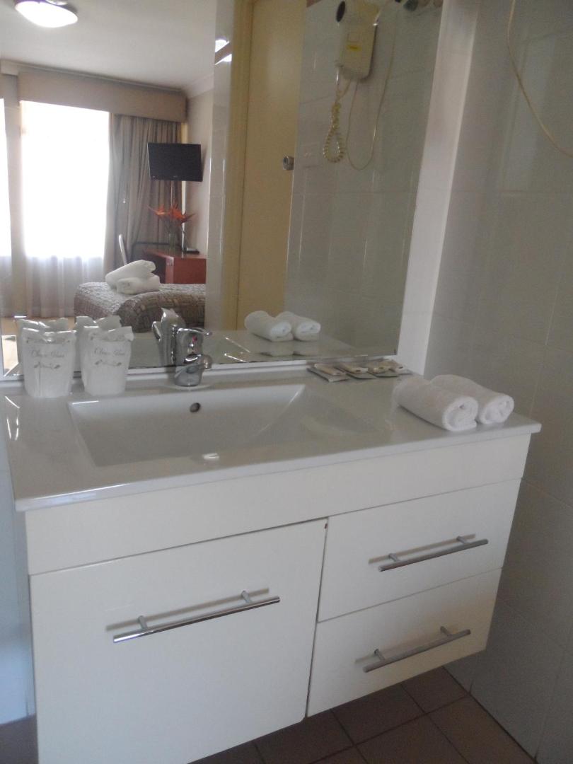 Liberty Plains Motor Inn