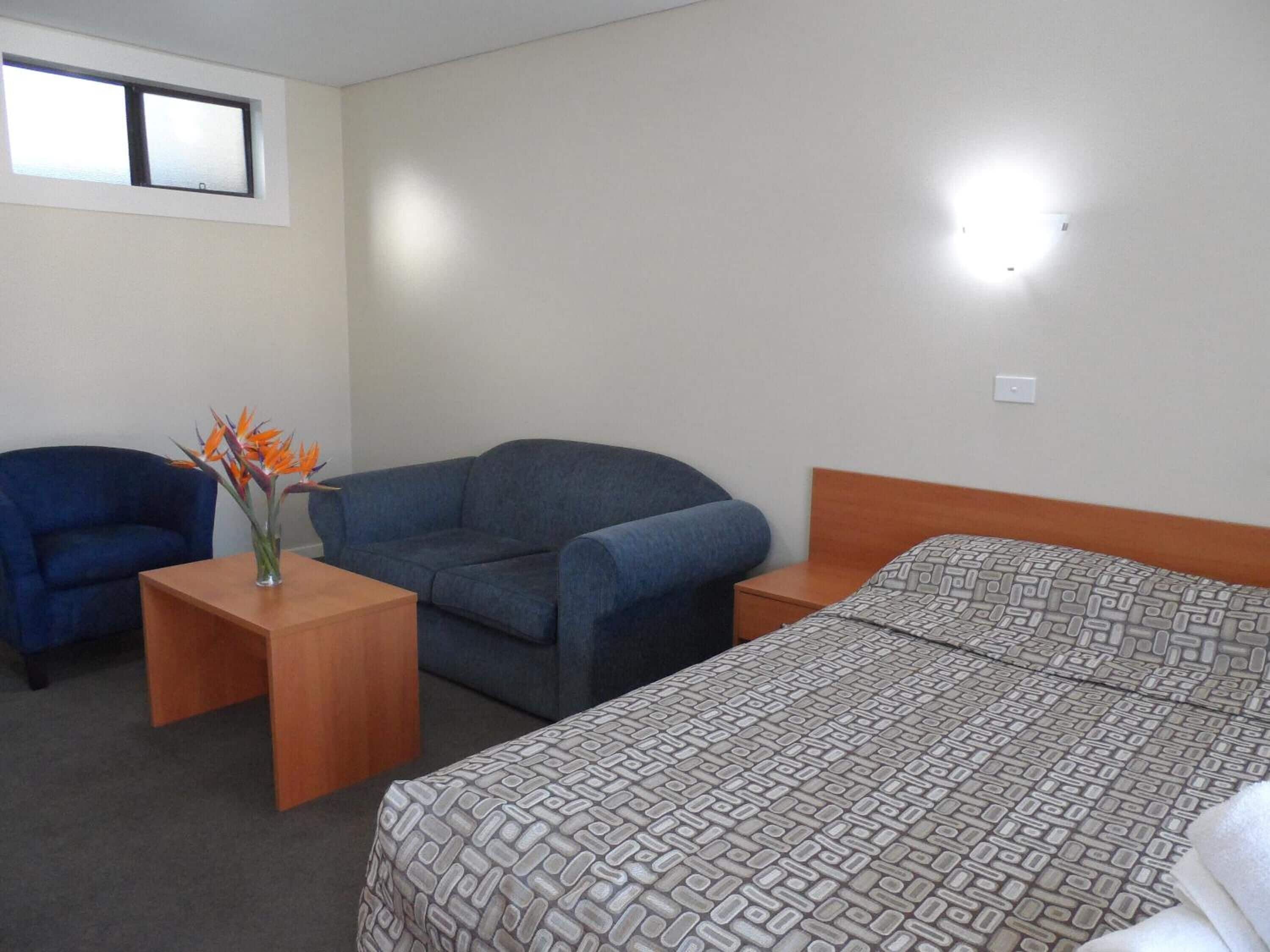 Liberty Plains Motor Inn