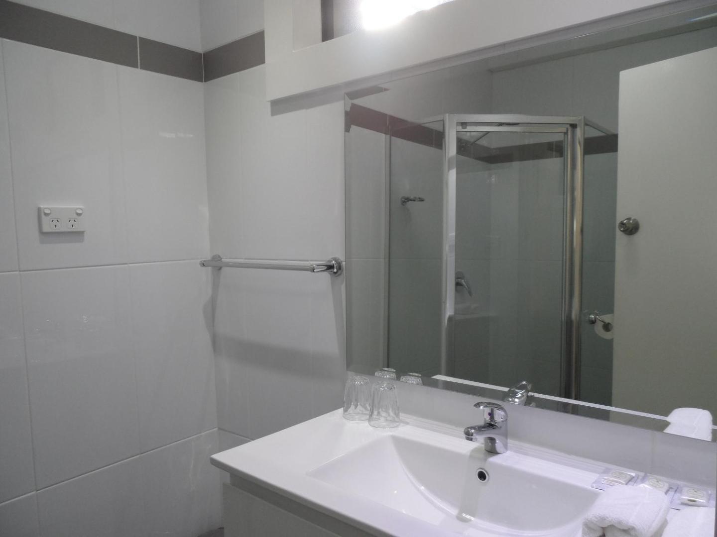 Liberty Plains Motor Inn