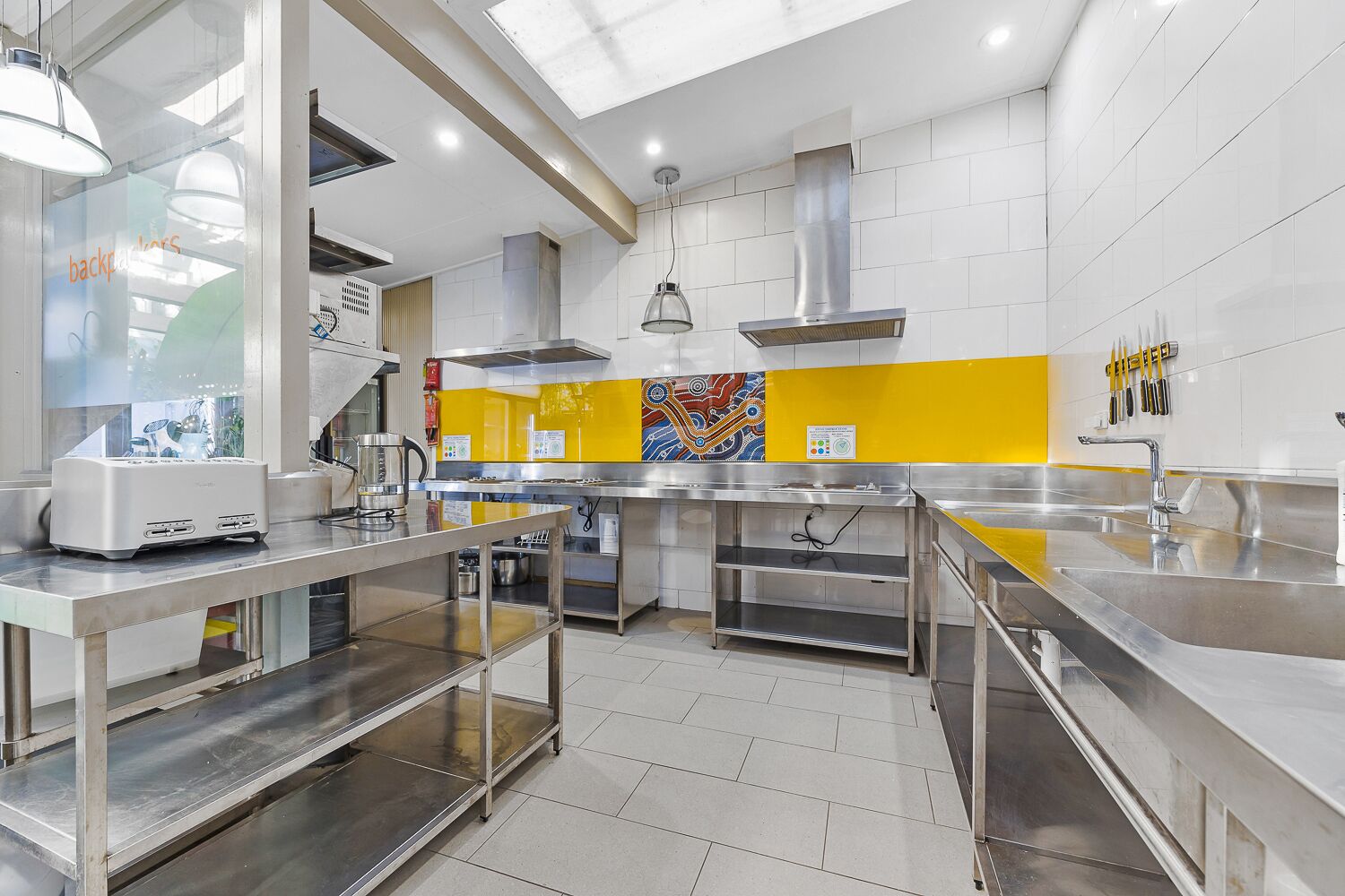 London Plane Backpackers Hostel