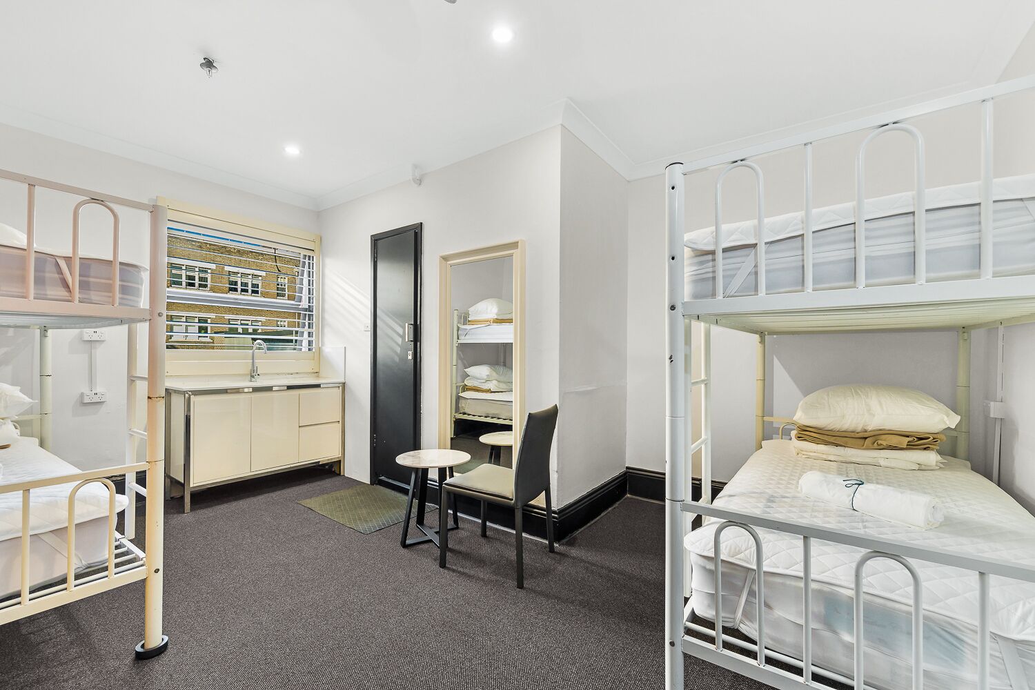 London Plane Backpackers Hostel