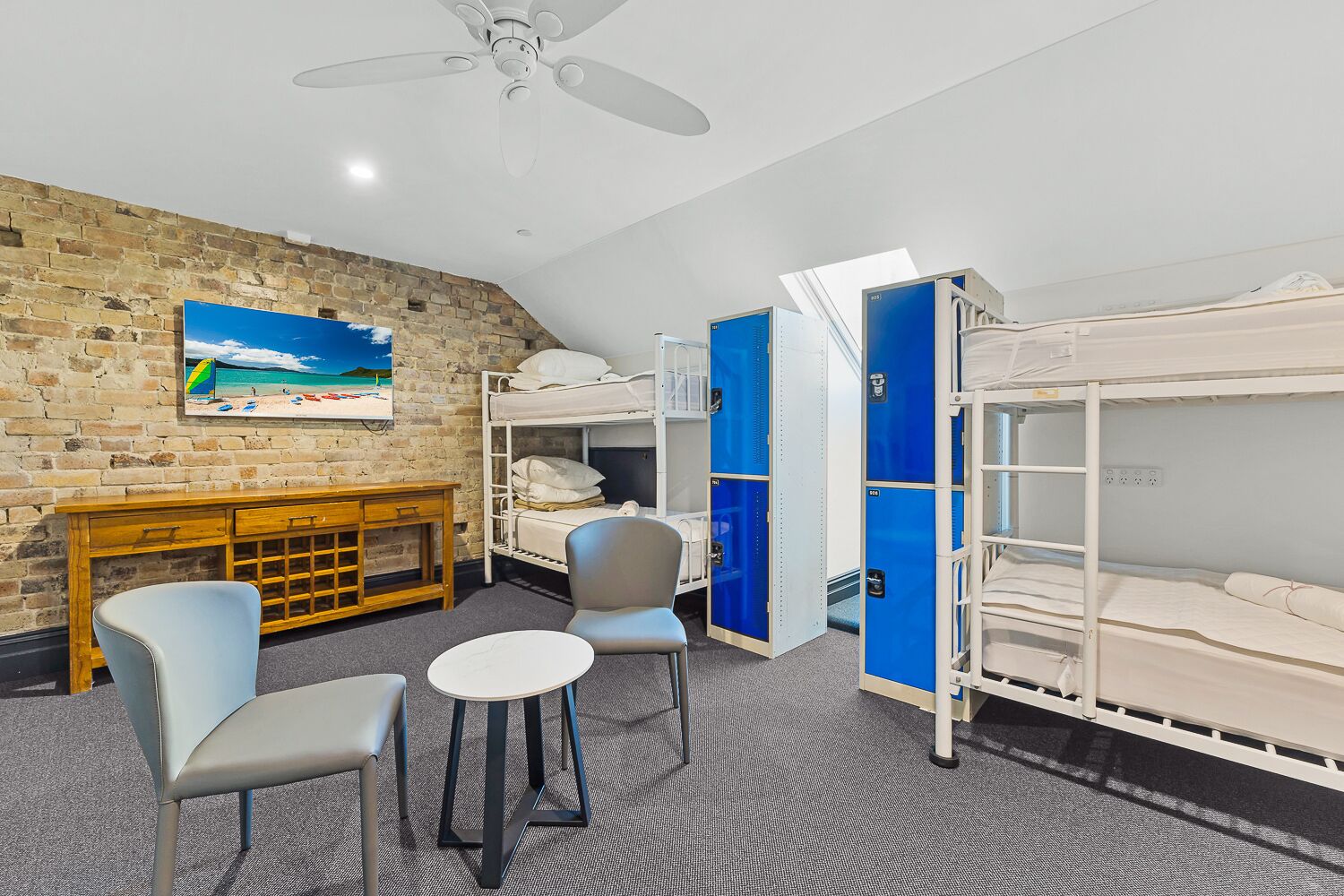 London Plane Backpackers Hostel