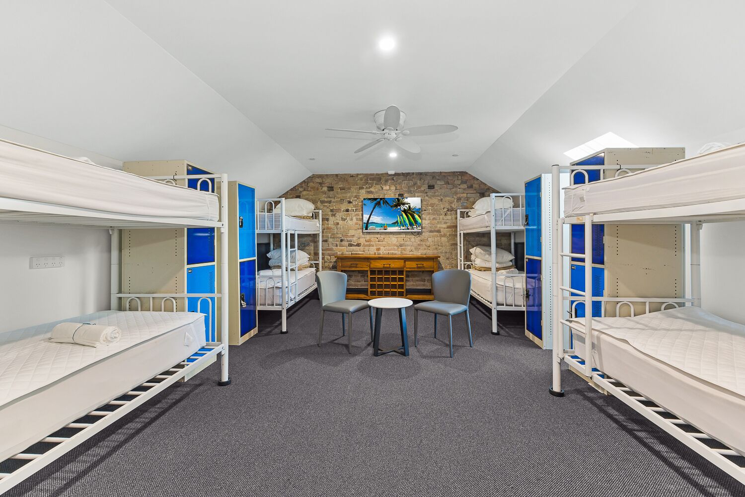 London Plane Backpackers Hostel