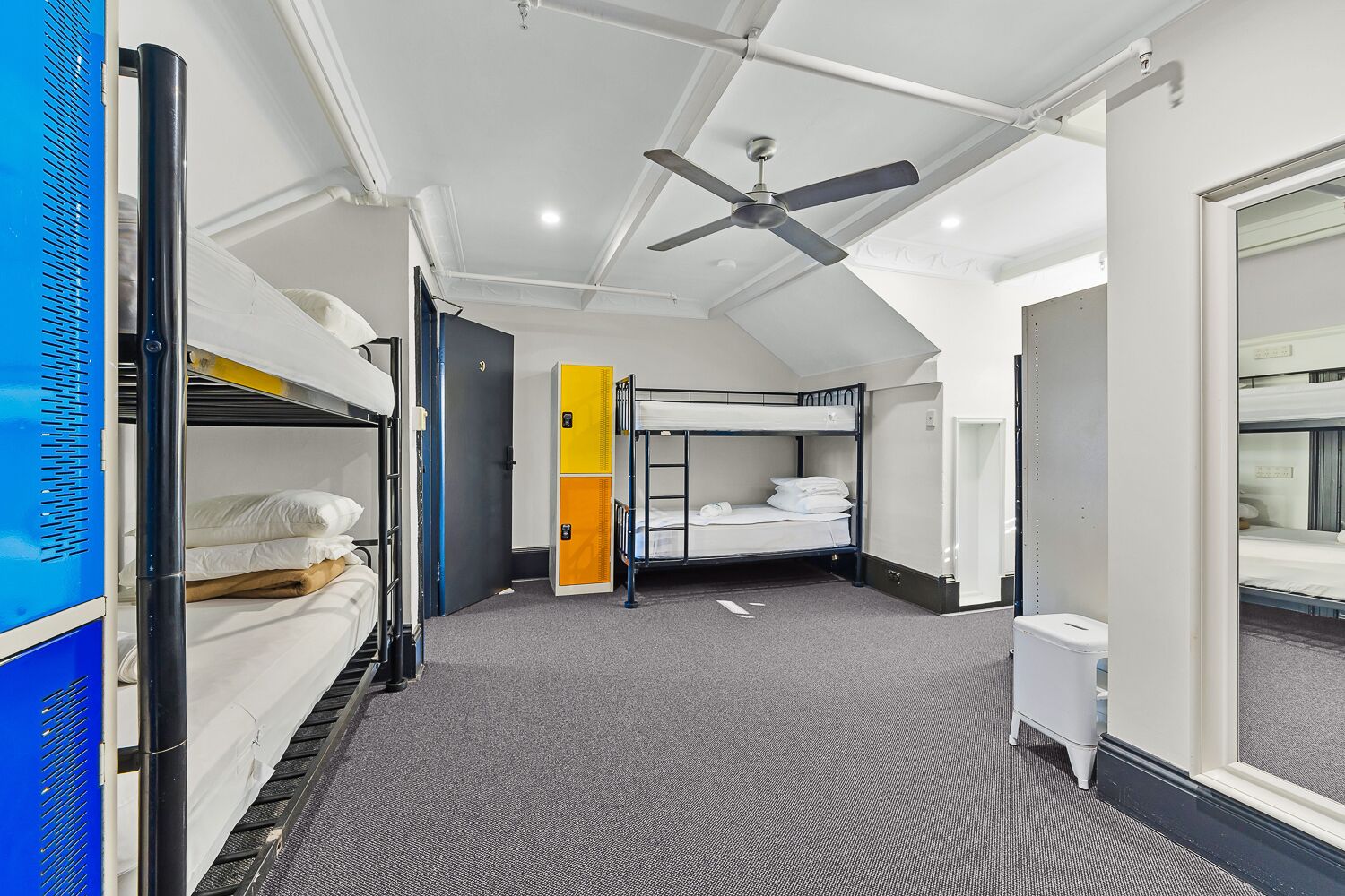 London Plane Backpackers Hostel