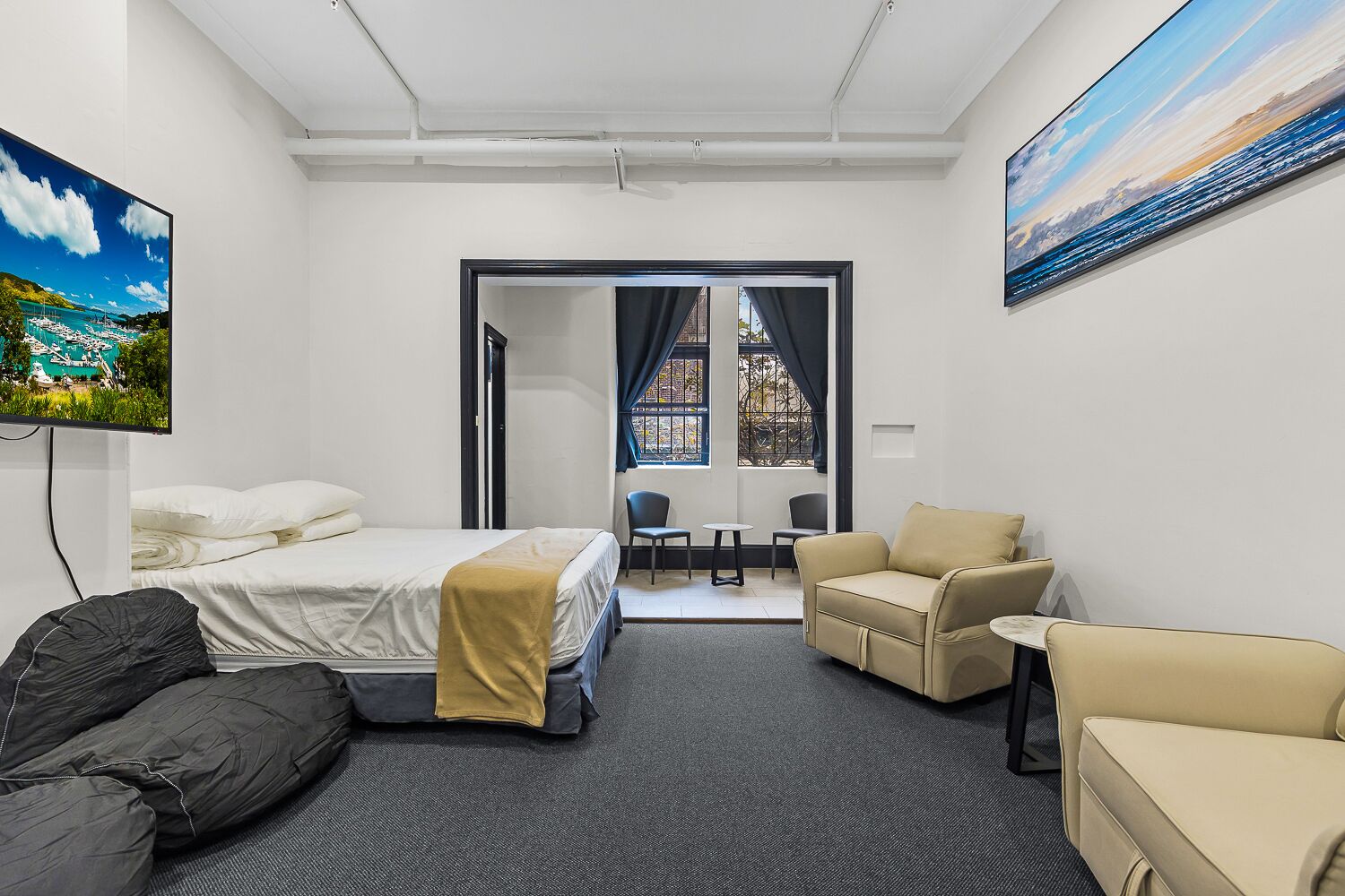 London Plane Backpackers Hostel