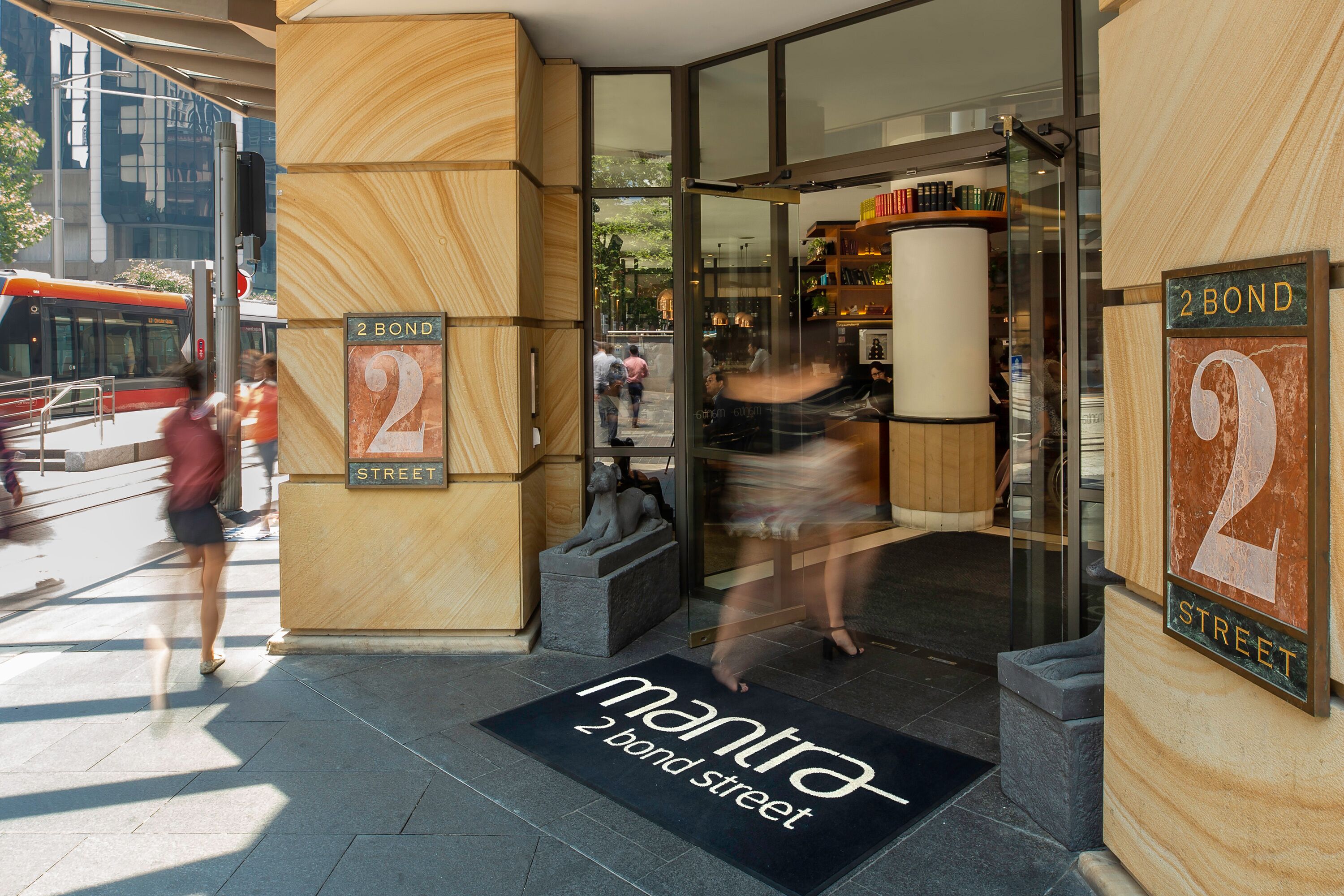 Mantra 2 Bond Street