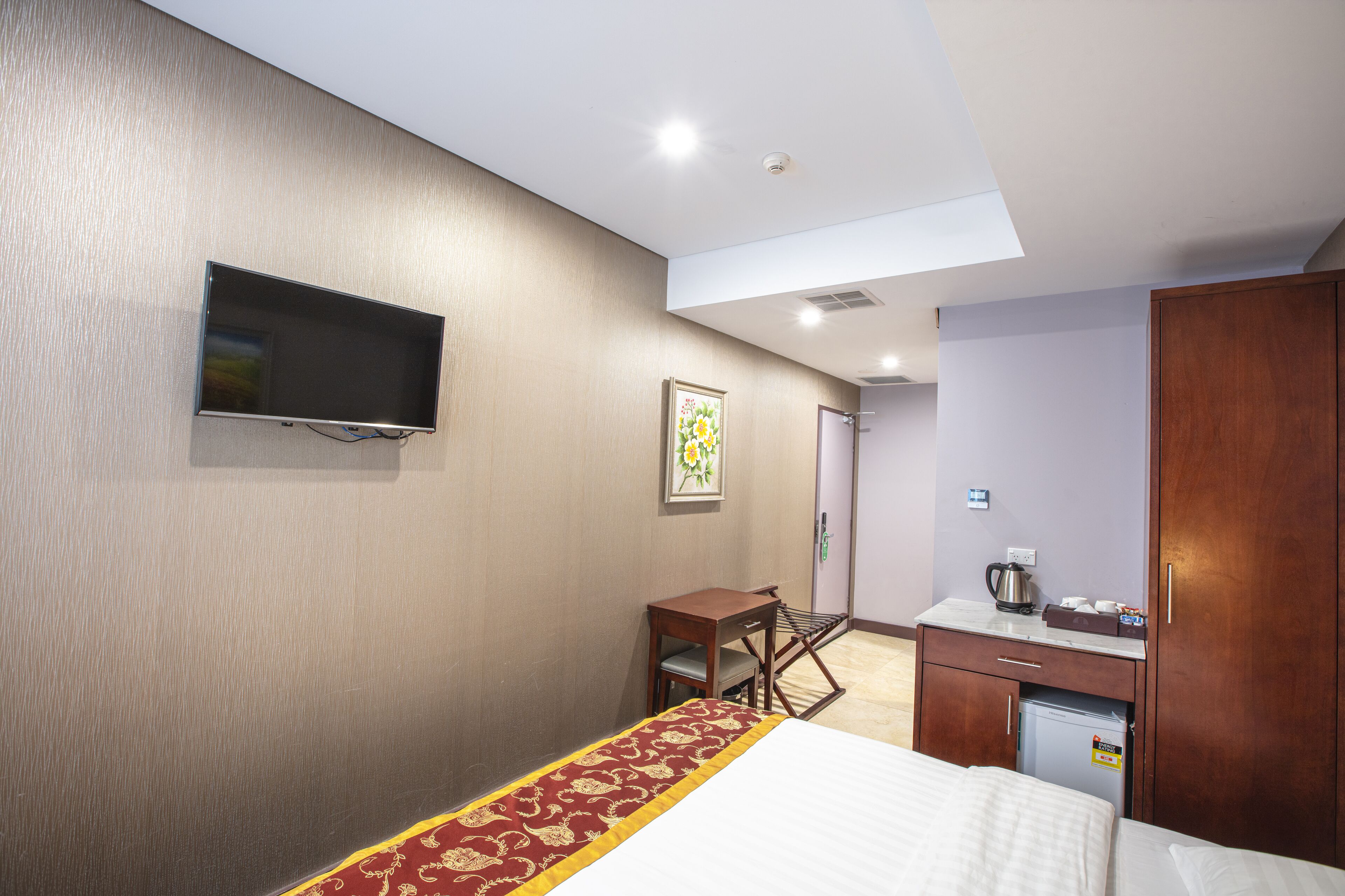 Megaboom City Hotel