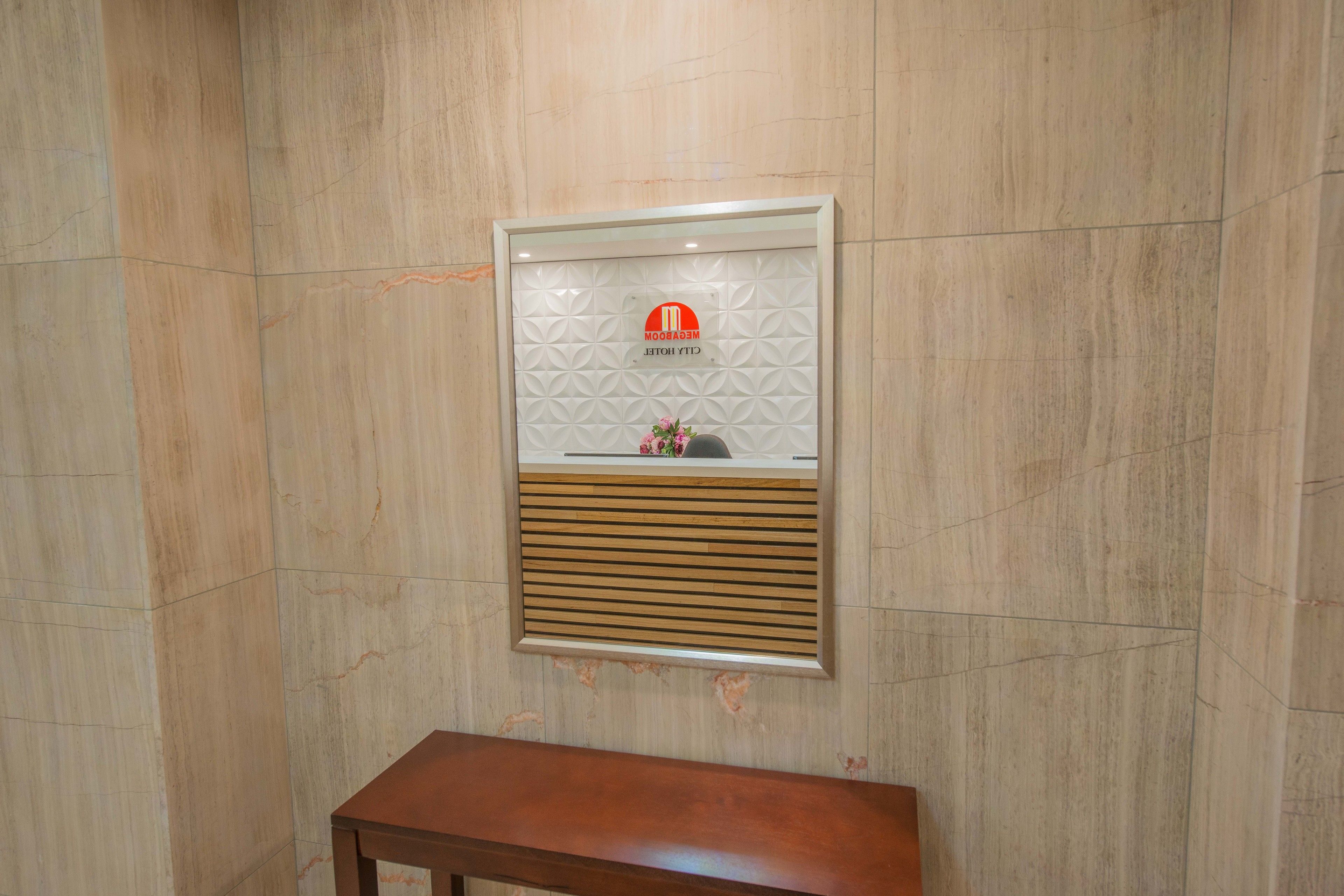 Megaboom City Hotel
