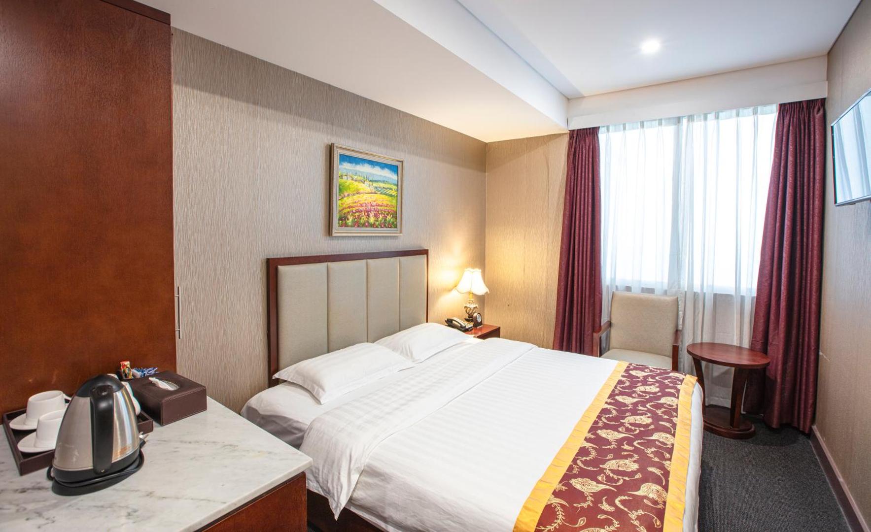 Megaboom City Hotel