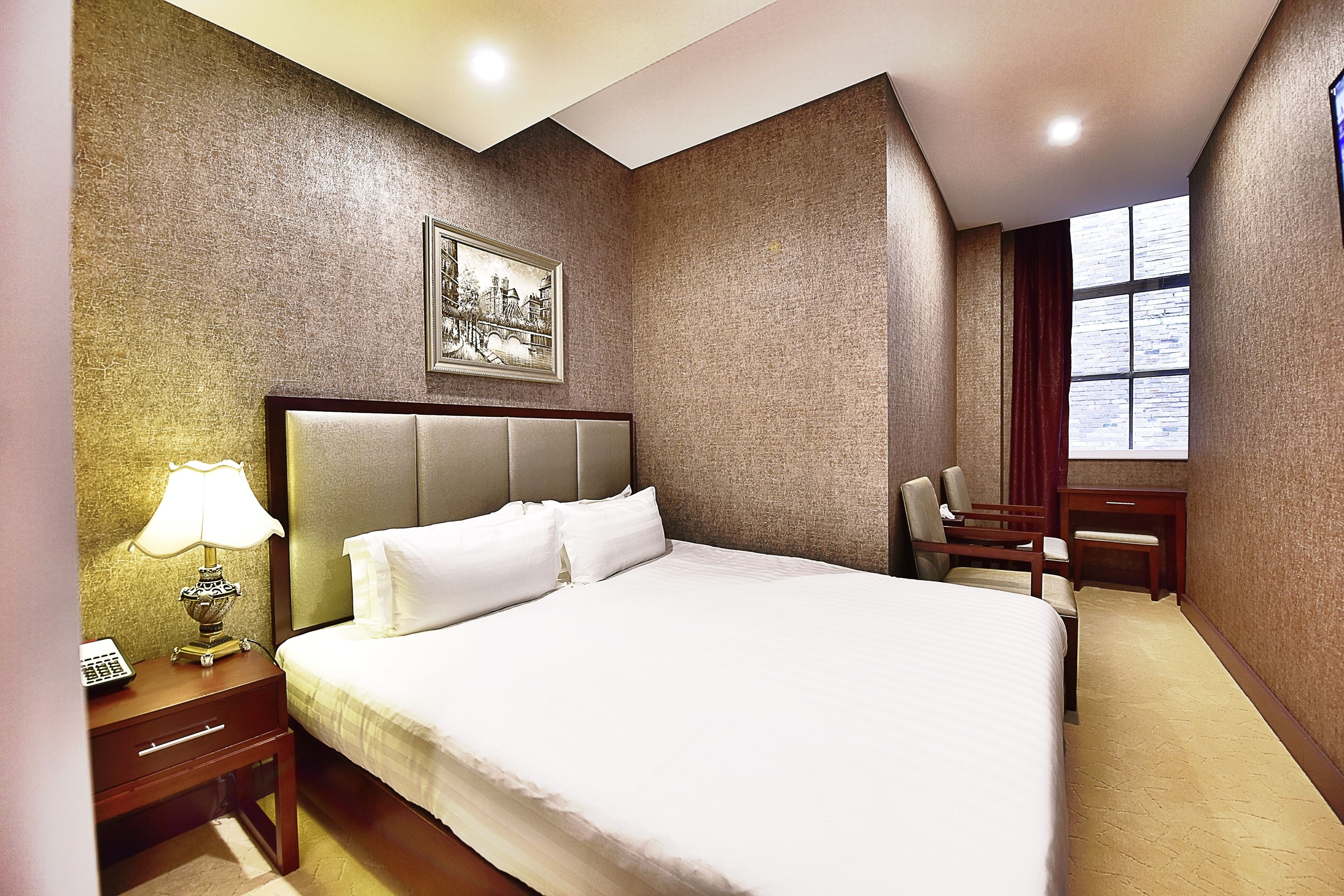 Megaboom City Hotel