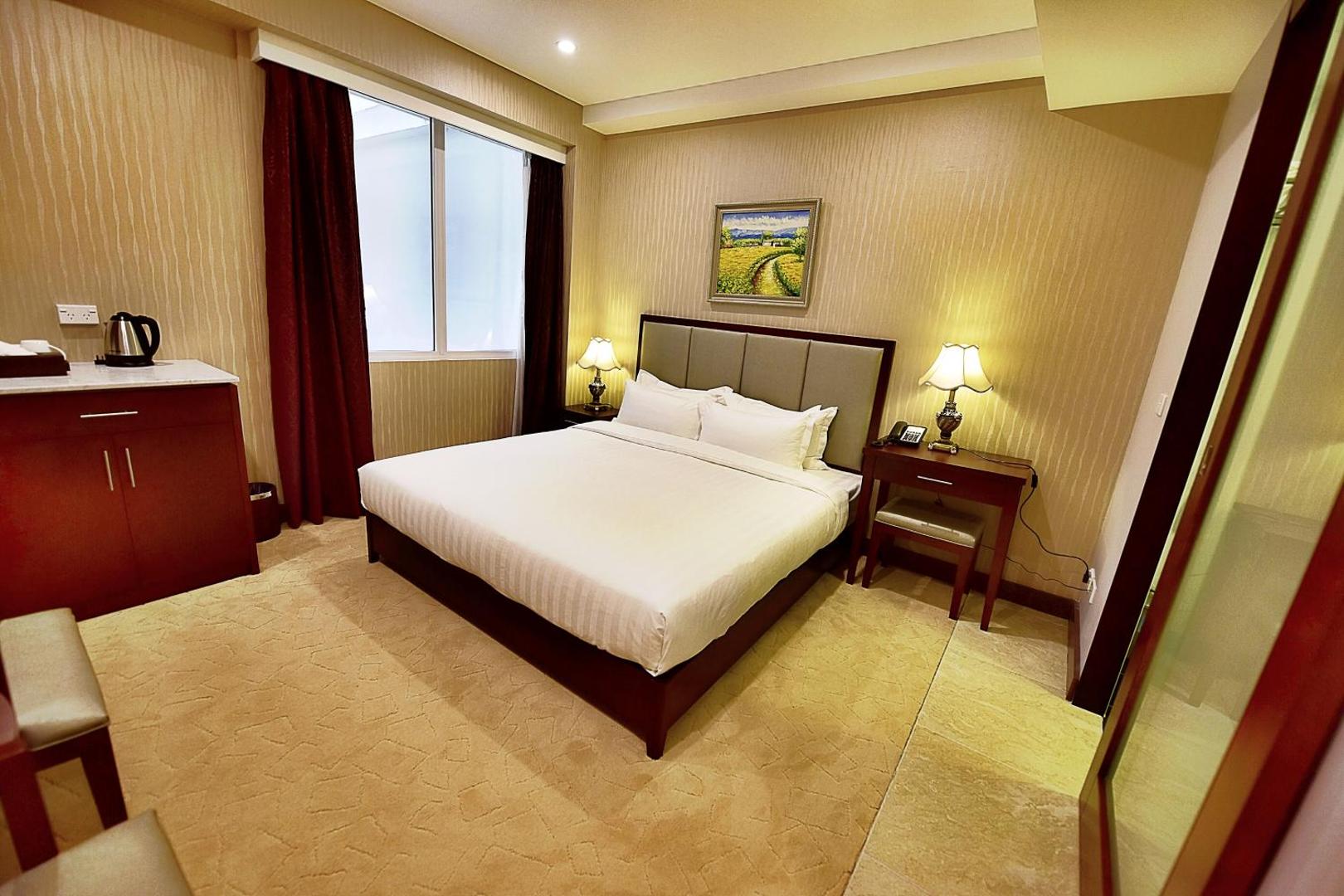 Megaboom City Hotel