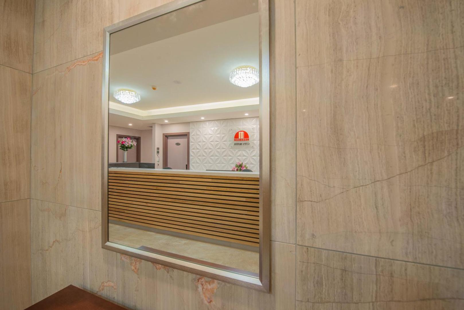 Megaboom City Hotel