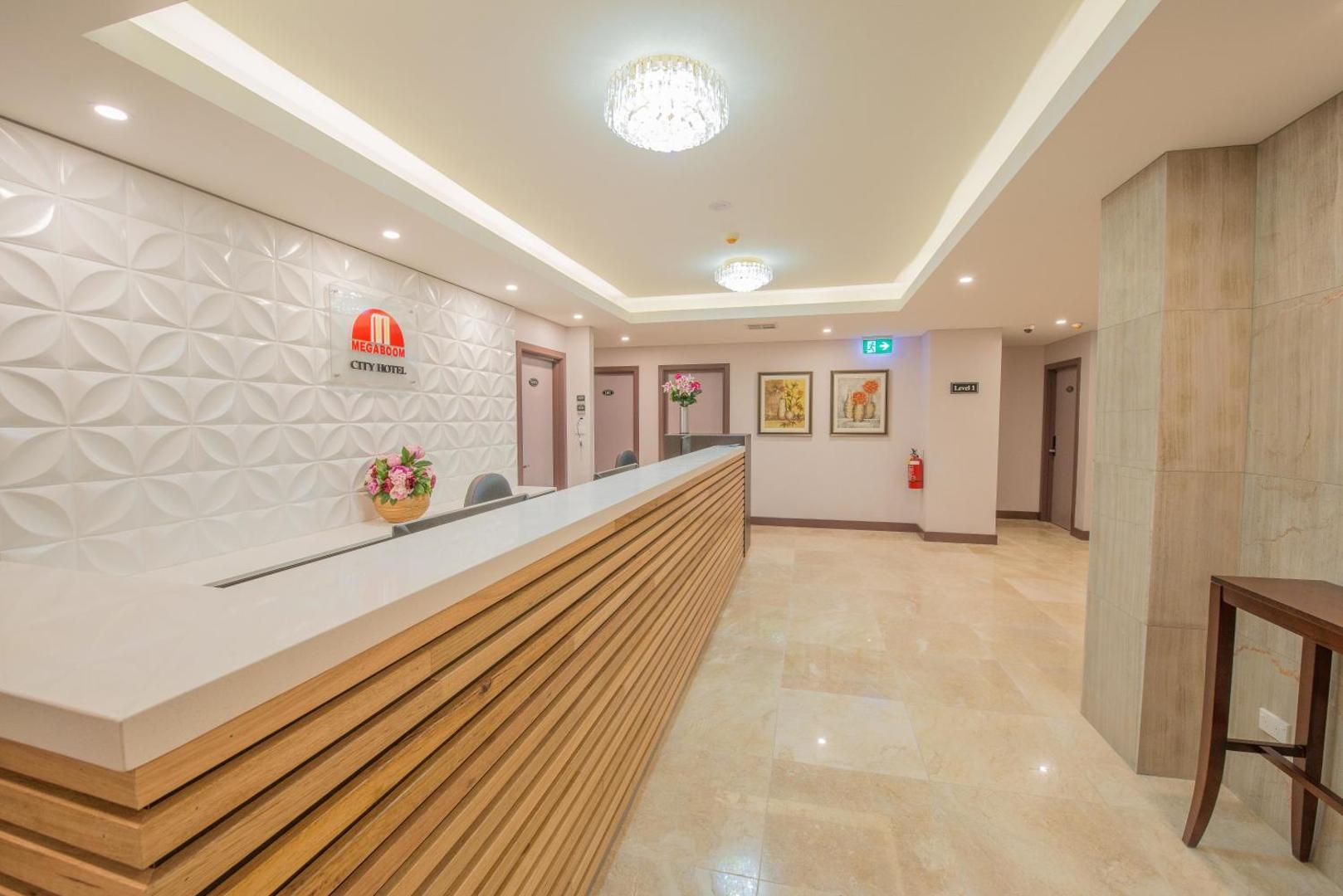 Megaboom City Hotel