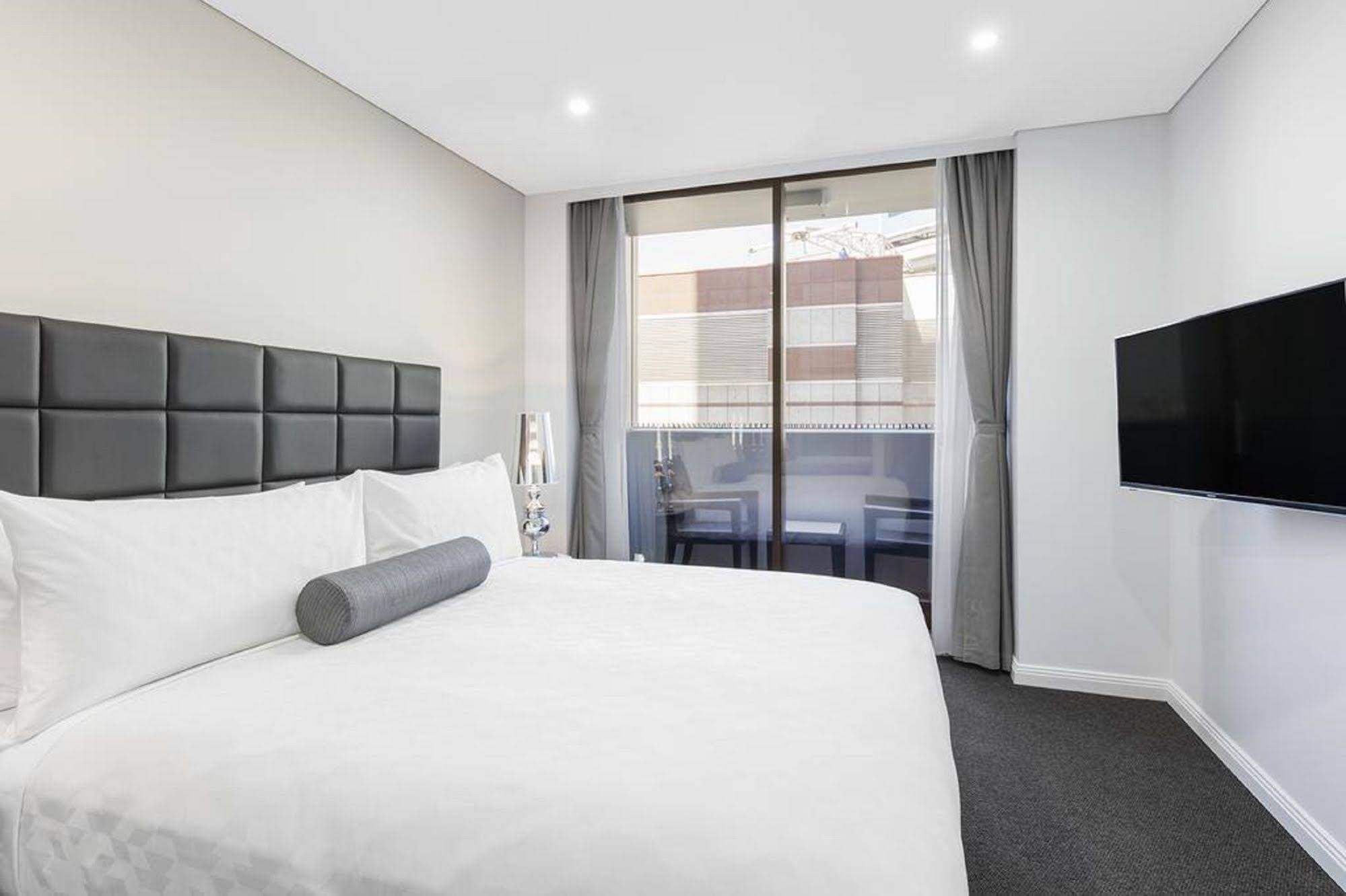 Meriton Suites North Sydney