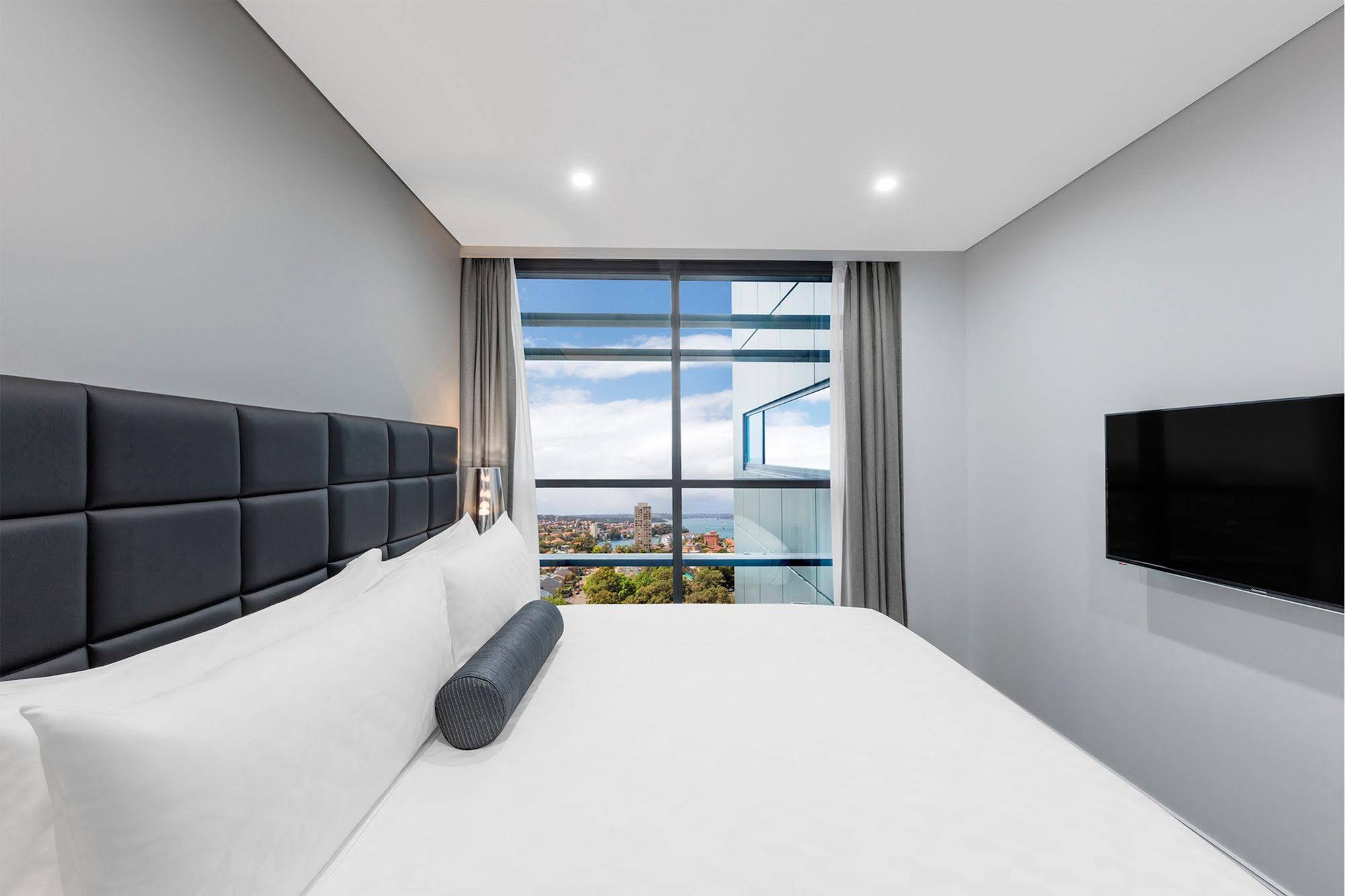Meriton Suites North Sydney