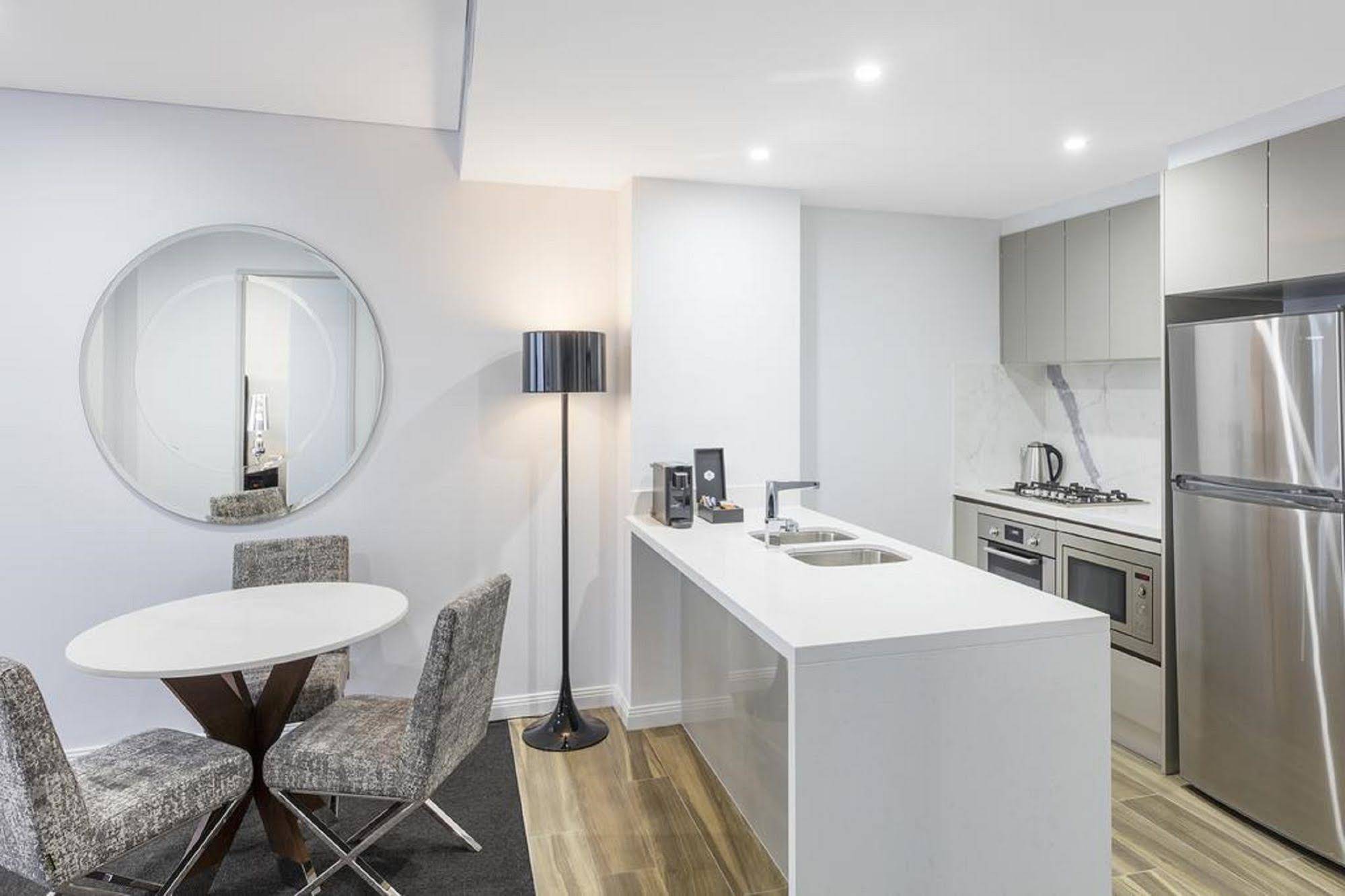 Meriton Suites North Sydney