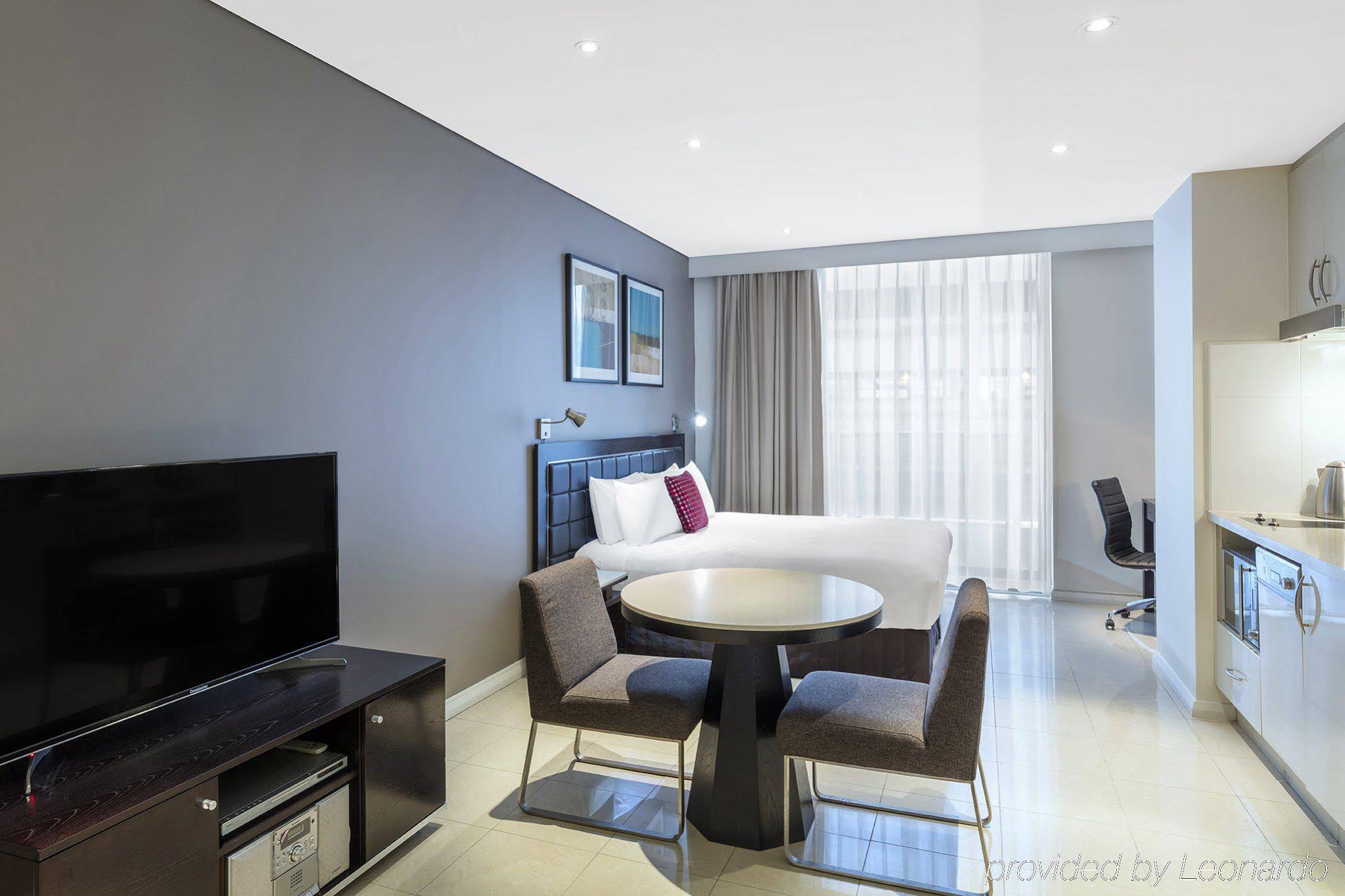 Meriton Suites Pitt Street, Sydney