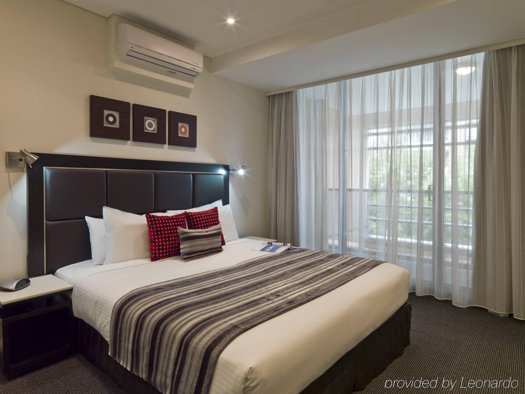 Meriton Suites Waterloo