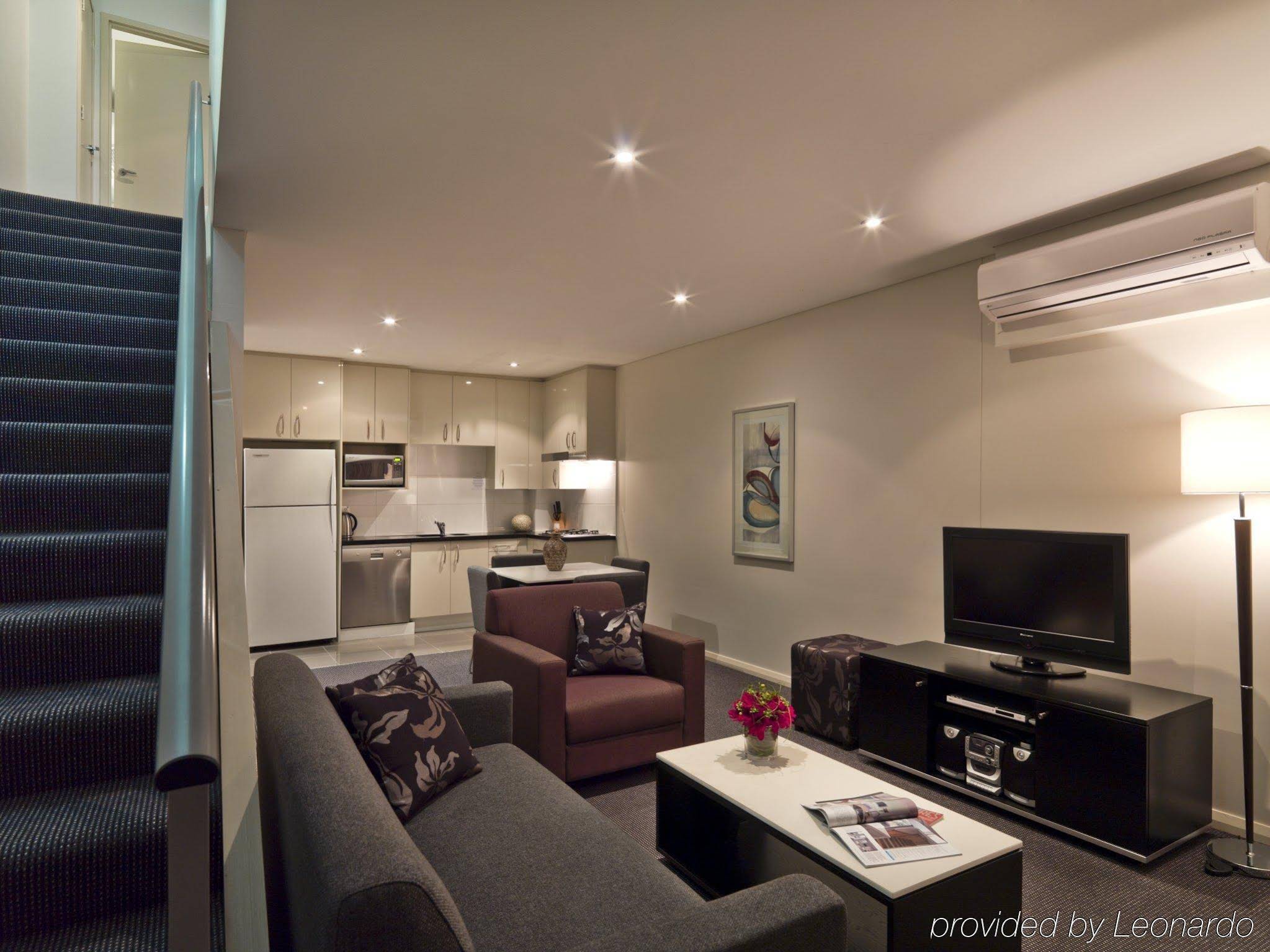 Meriton Suites Waterloo