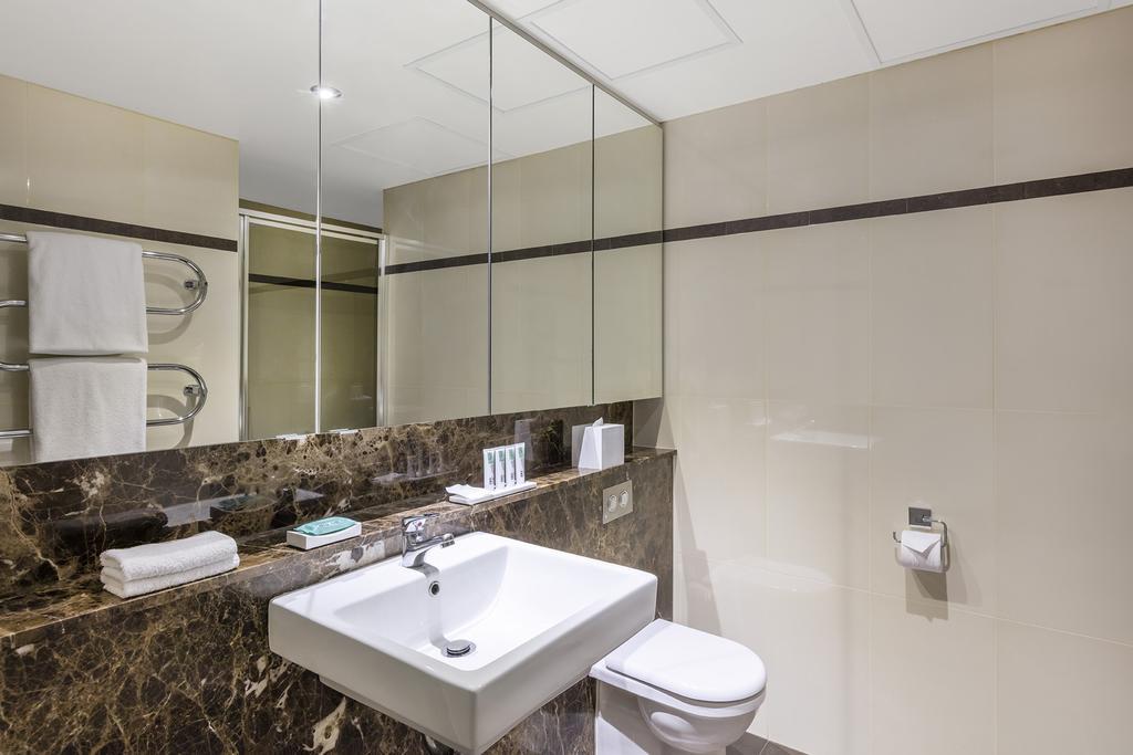 Meriton Suites World Tower, Sydney