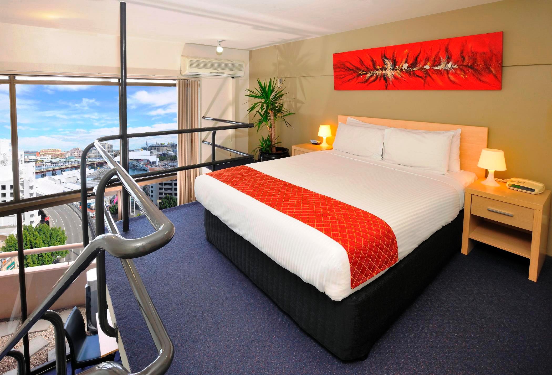 Metro Apartments on Darling Harbour