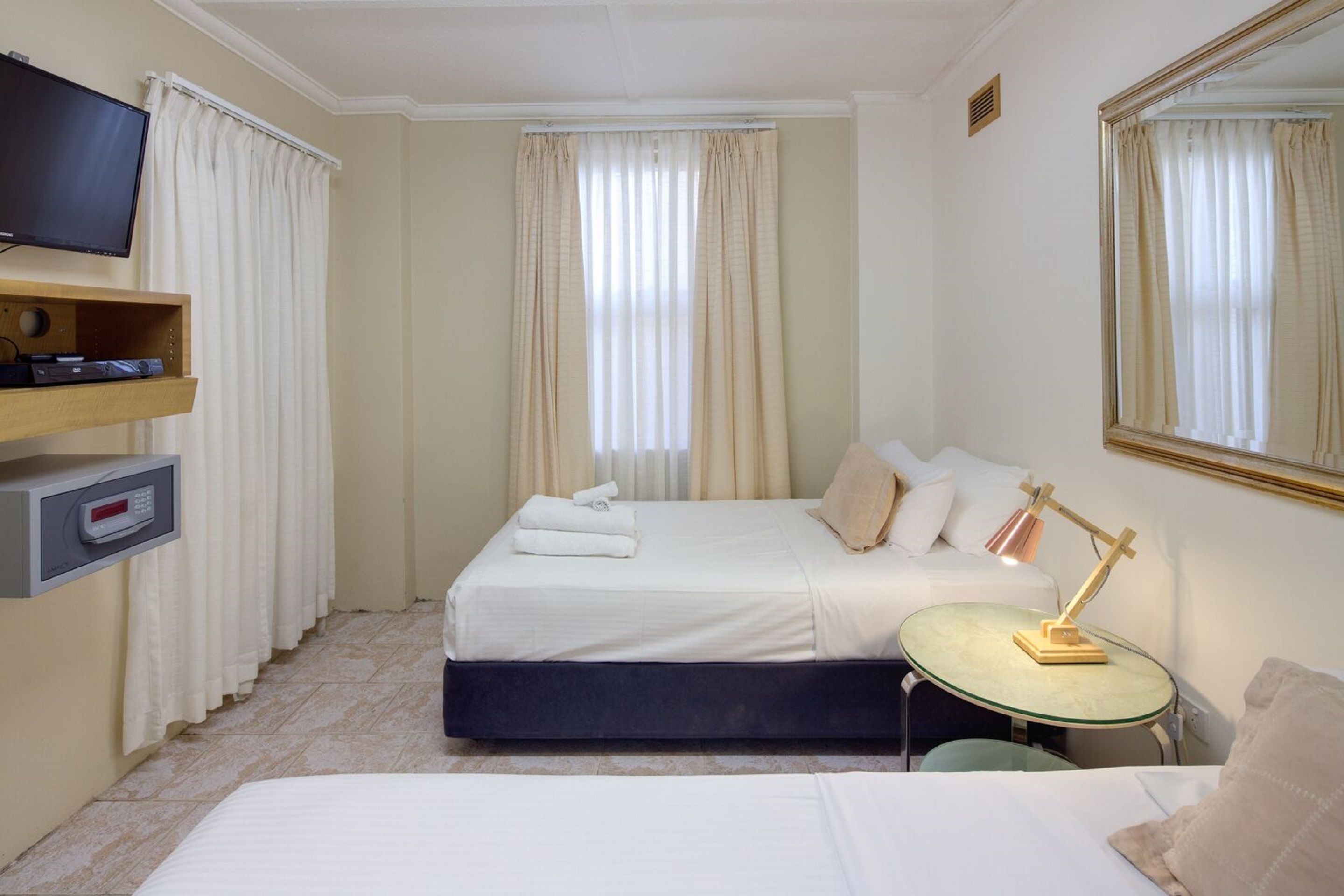 Neutral Bay Lodge