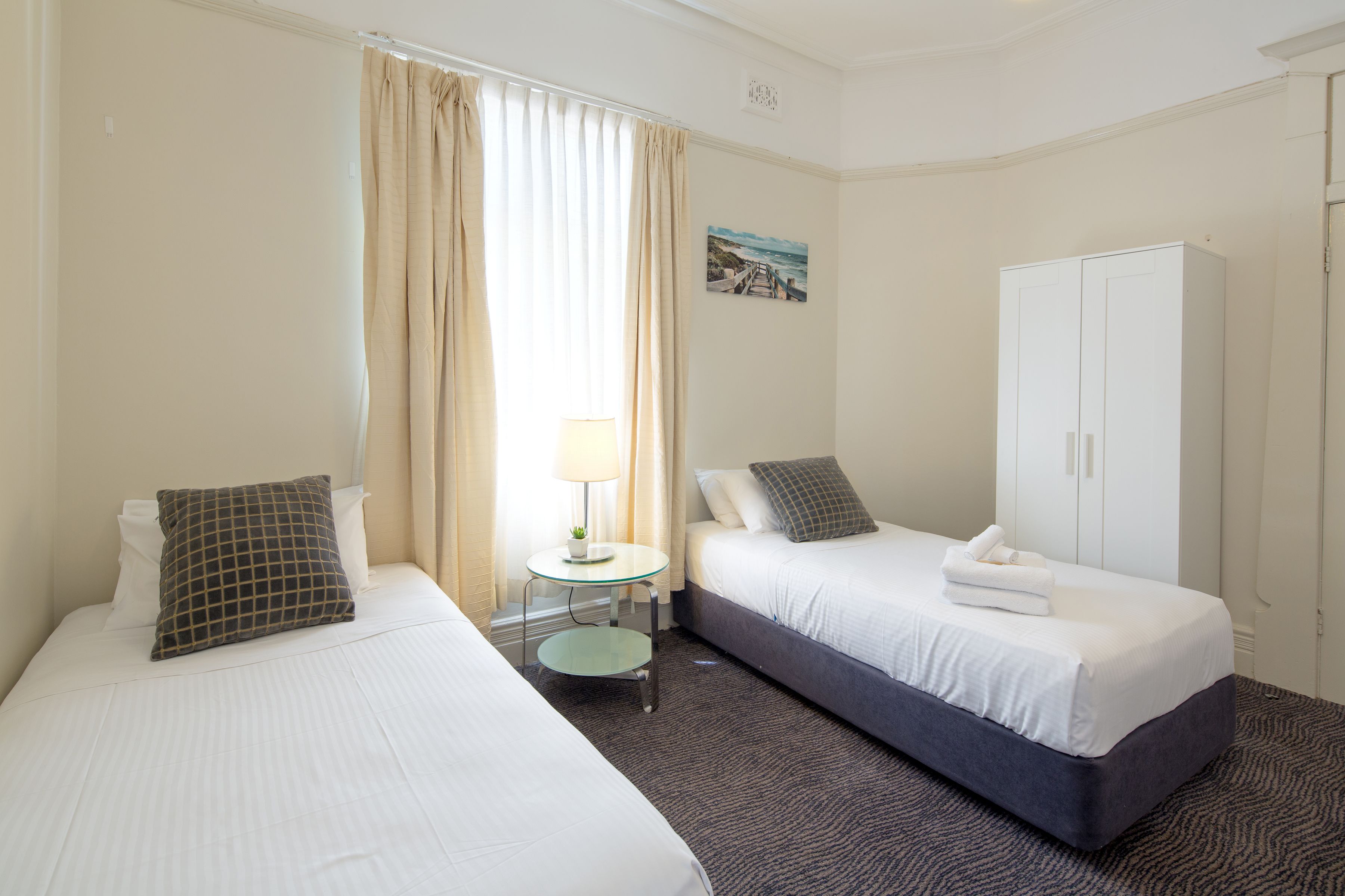 Neutral Bay Lodge