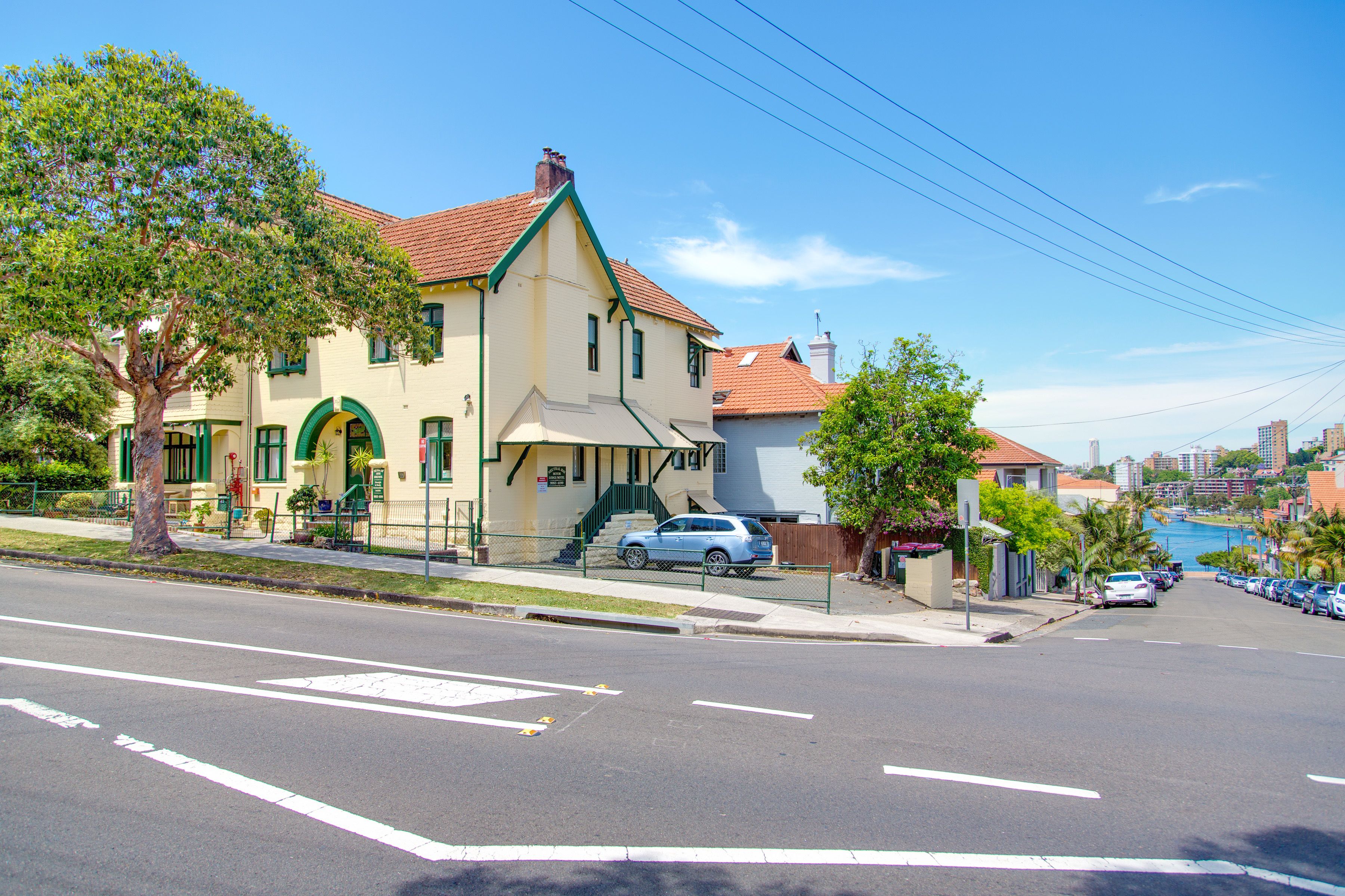 Neutral Bay Lodge