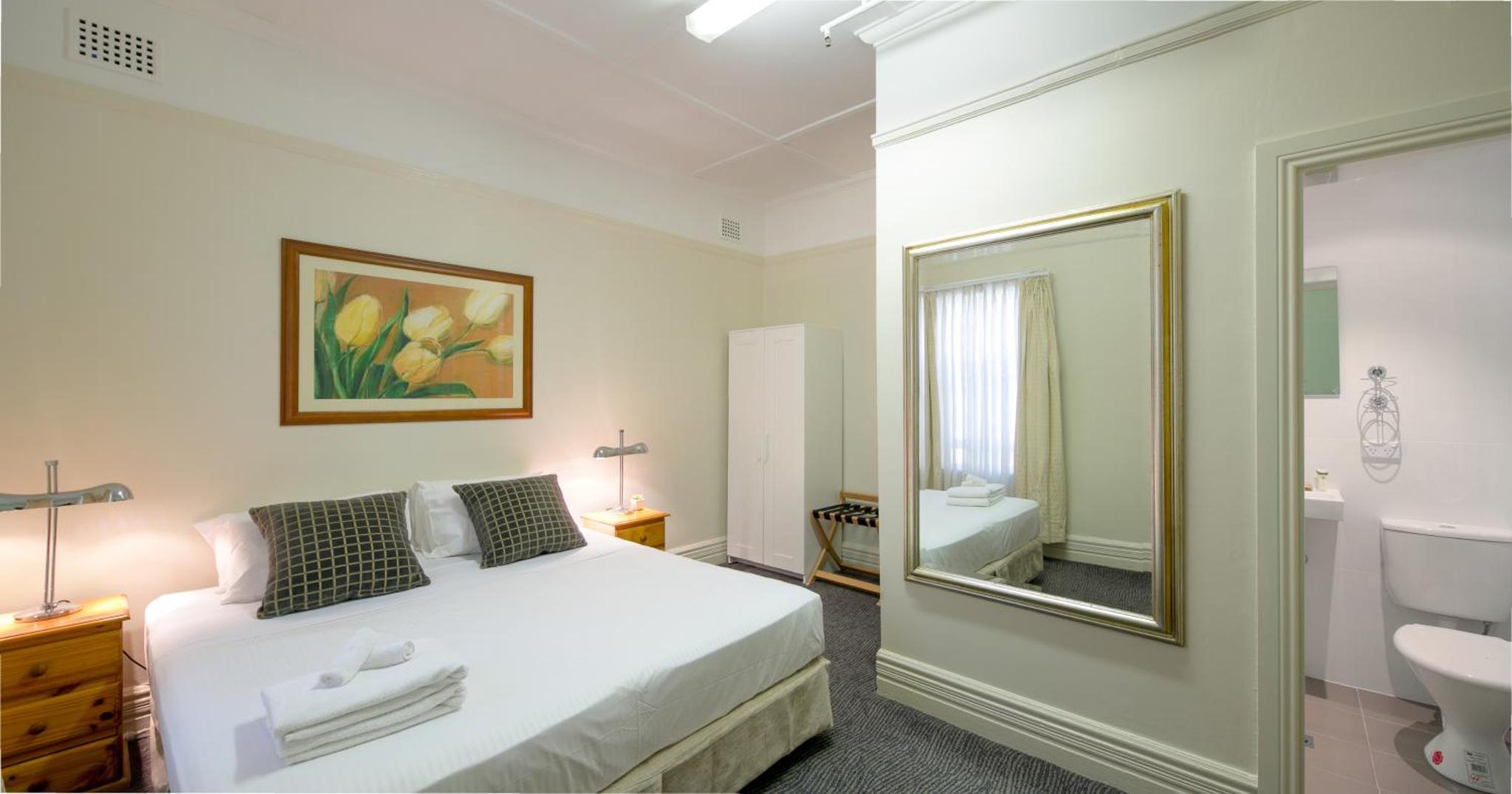 Neutral Bay Lodge