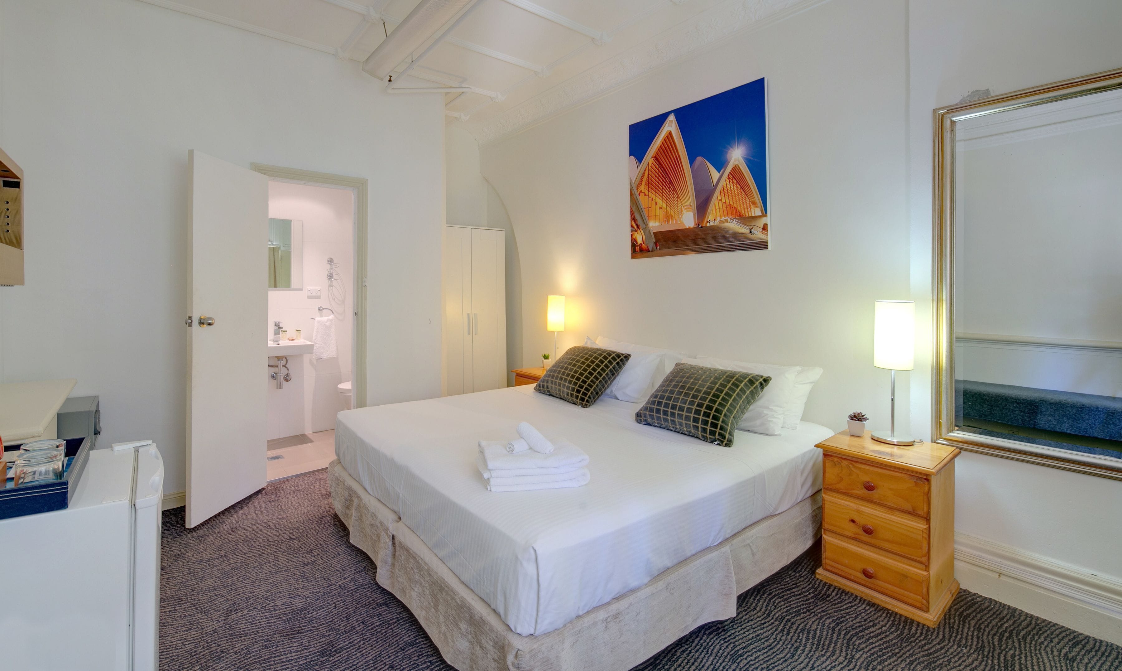 Neutral Bay Lodge