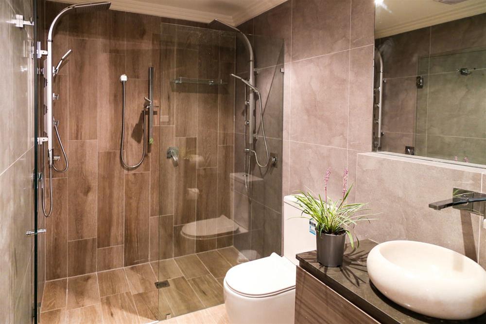 Sydney RiseOn Hotel