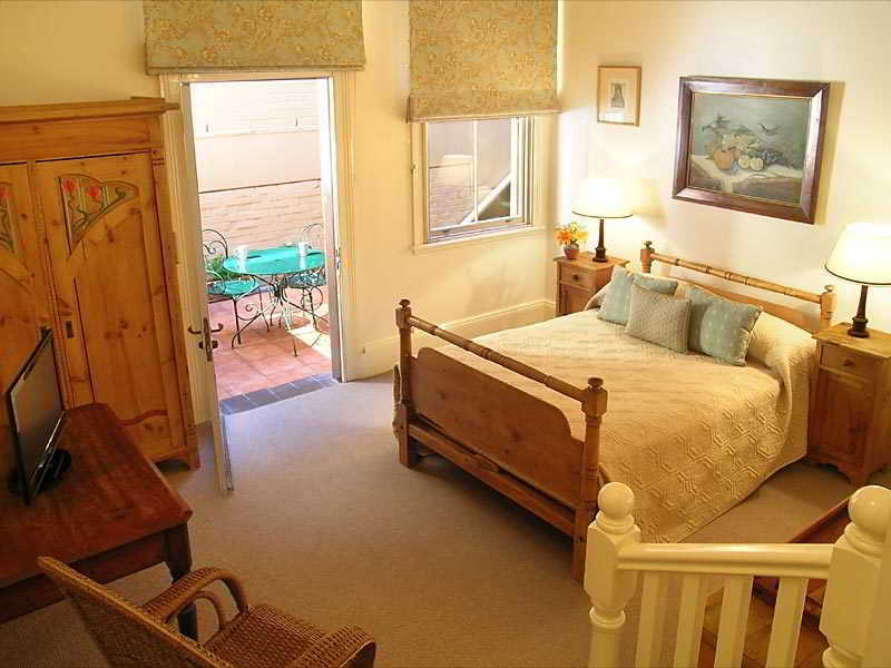 Russell Hotel