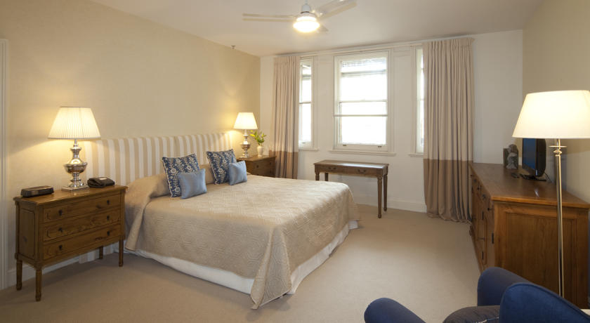Russell Hotel