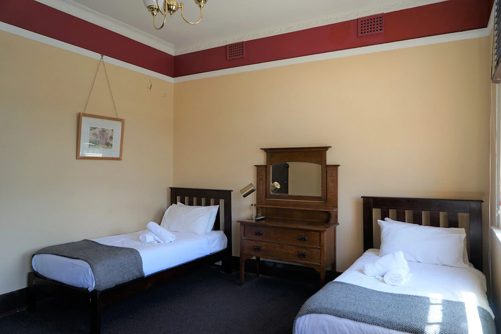 Sir Joseph Banks Hotel