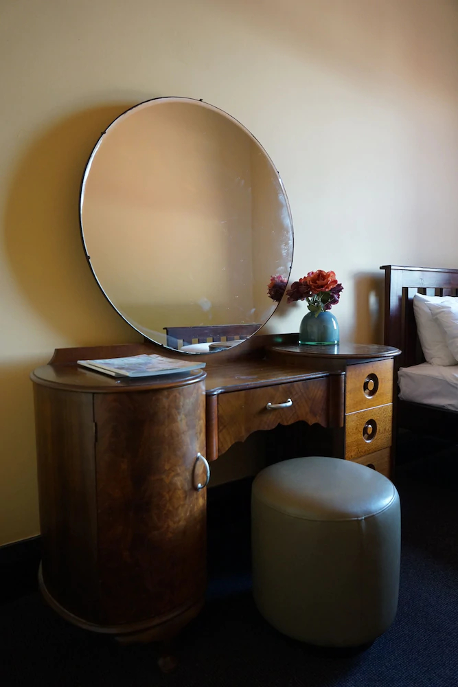 Sir Joseph Banks Hotel