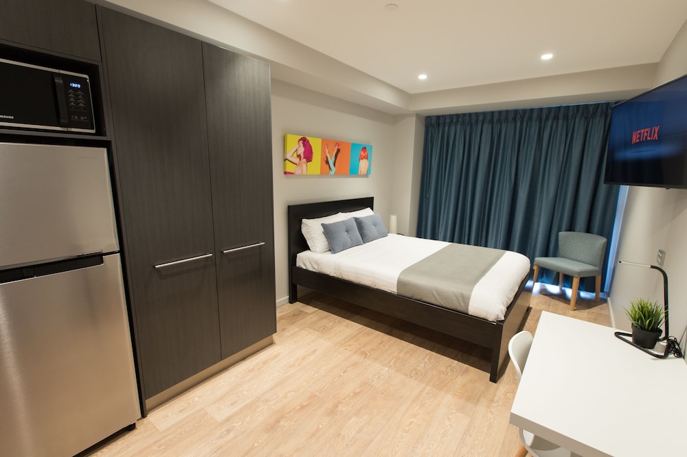 Studio 8 Residences