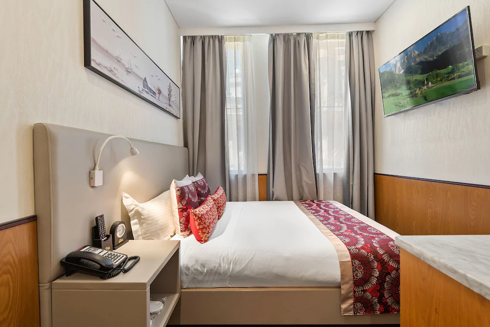YEHS Hotel Sydney QVB