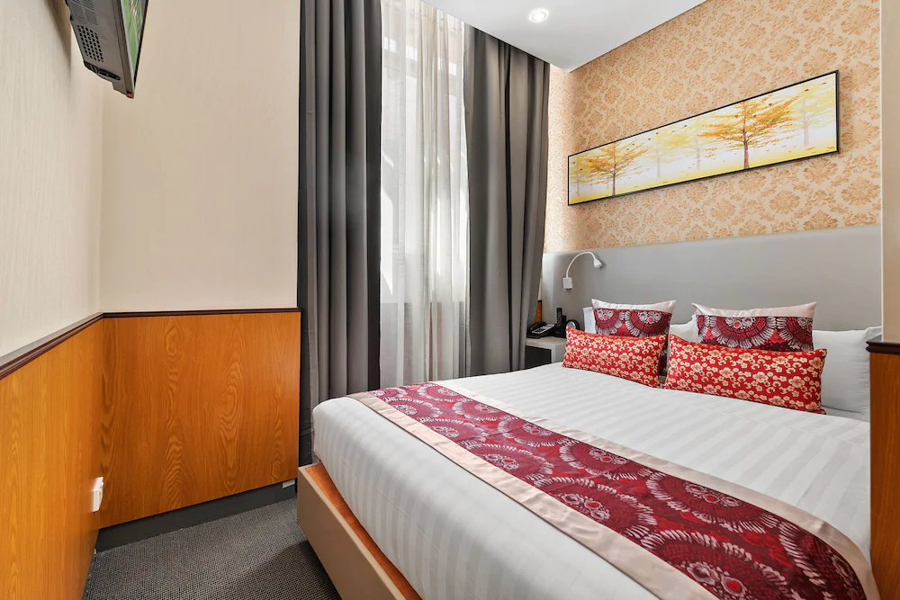YEHS Hotel Sydney QVB