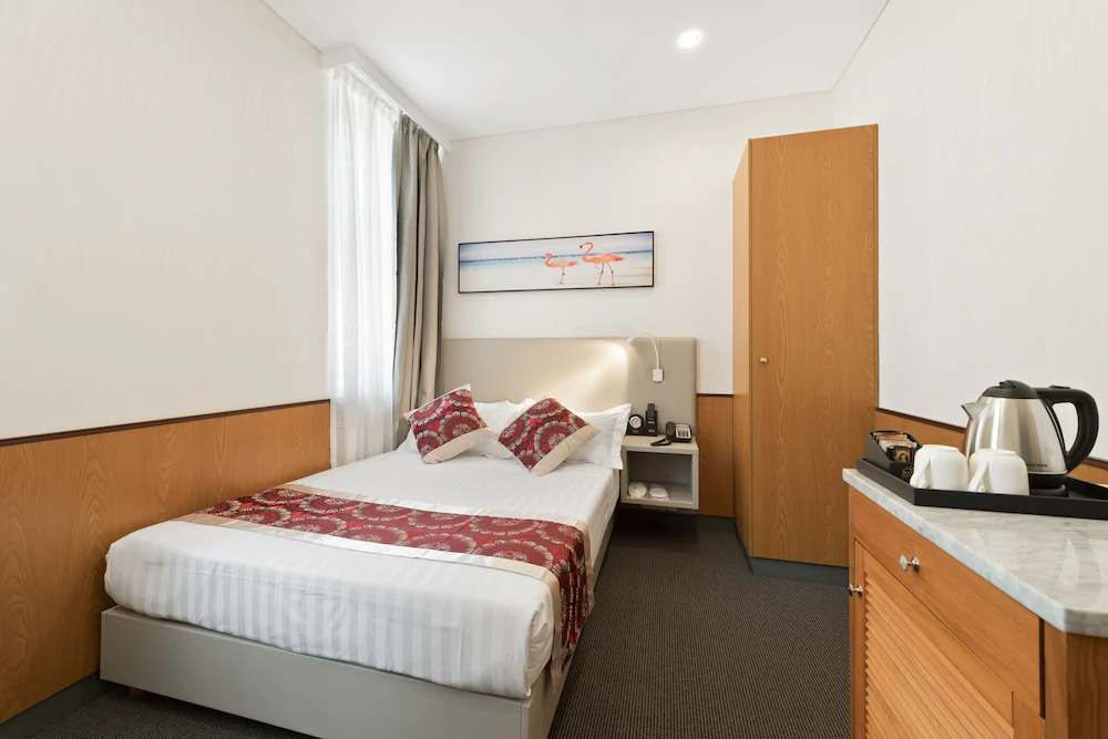 YEHS Hotel Sydney QVB